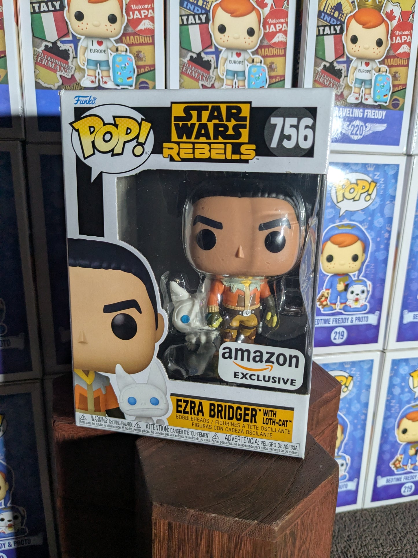 Funko pop 756 : Ezra Bridger with Loth-Cat (AE) - CapyToys