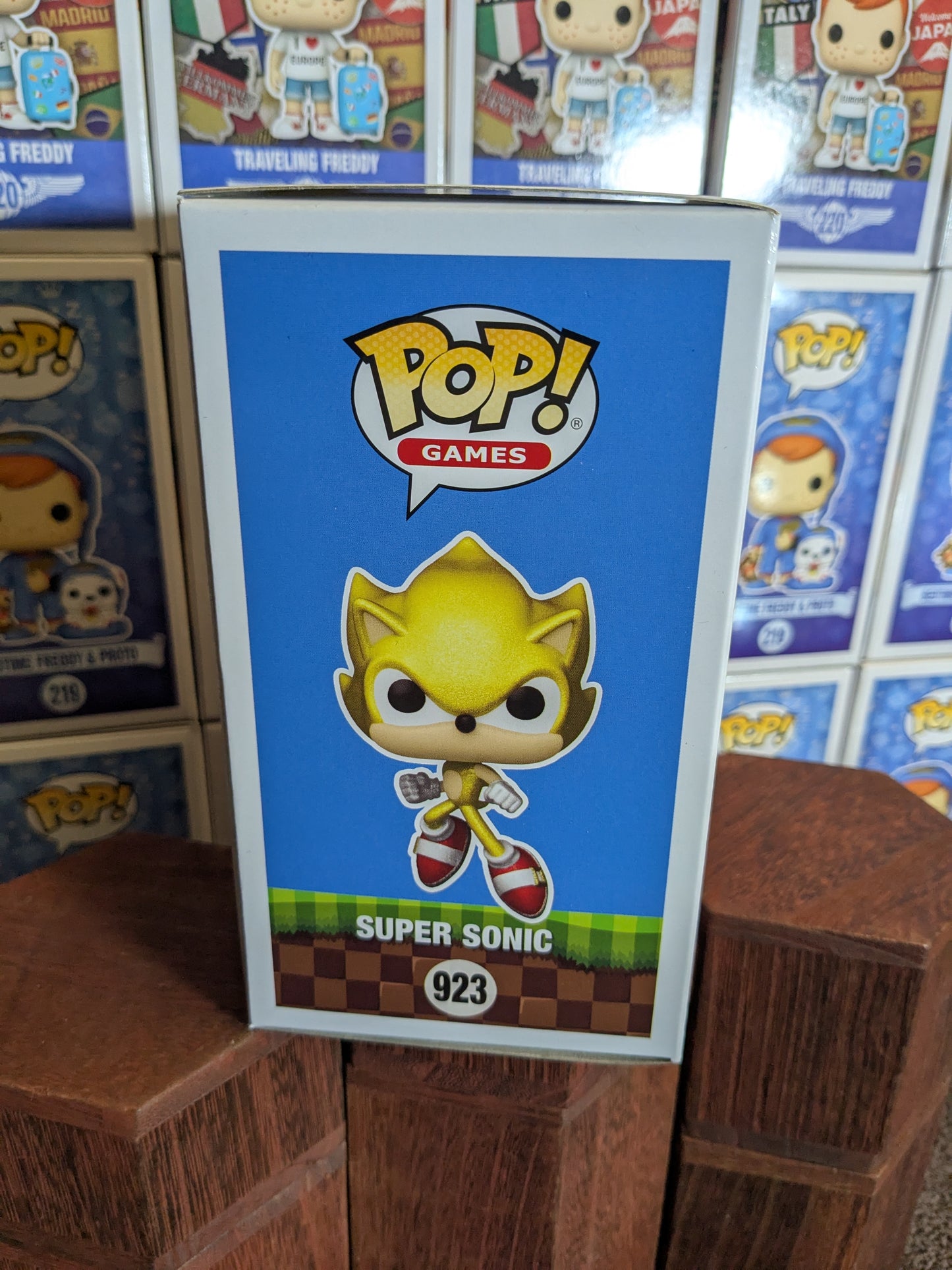 Funko pop 923 : Super Sonic (Chase/Protector)