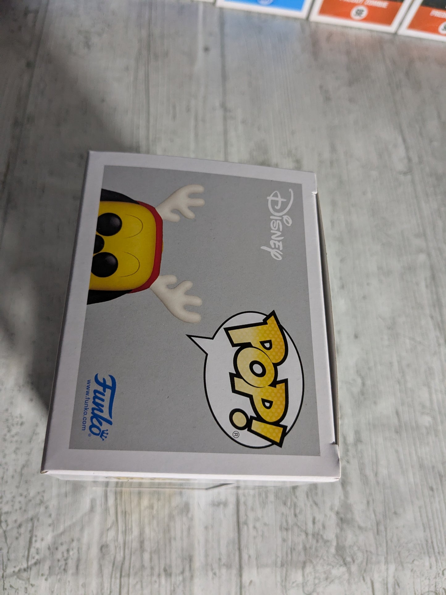 Funko pop 1227 : Pluto (Flocked)