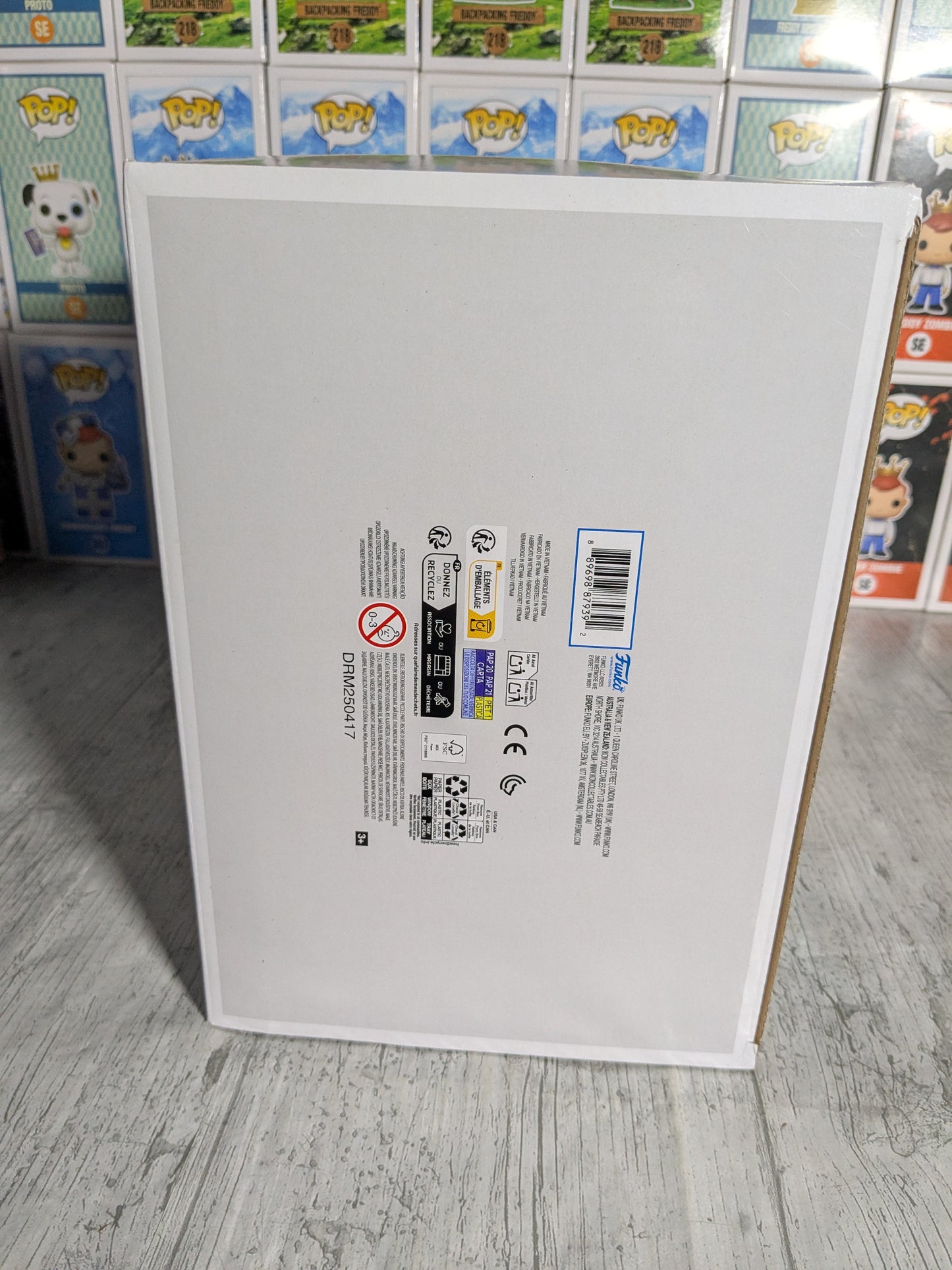 Funko pop Demon Slayer #1944 - Tengen with his Wives (SC2025/Opened/Damaged Box)