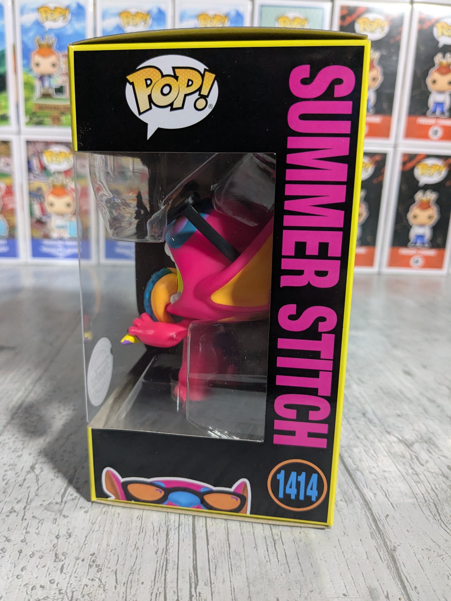 Funko pop 1414 : Summer Stitch (Blacklight)