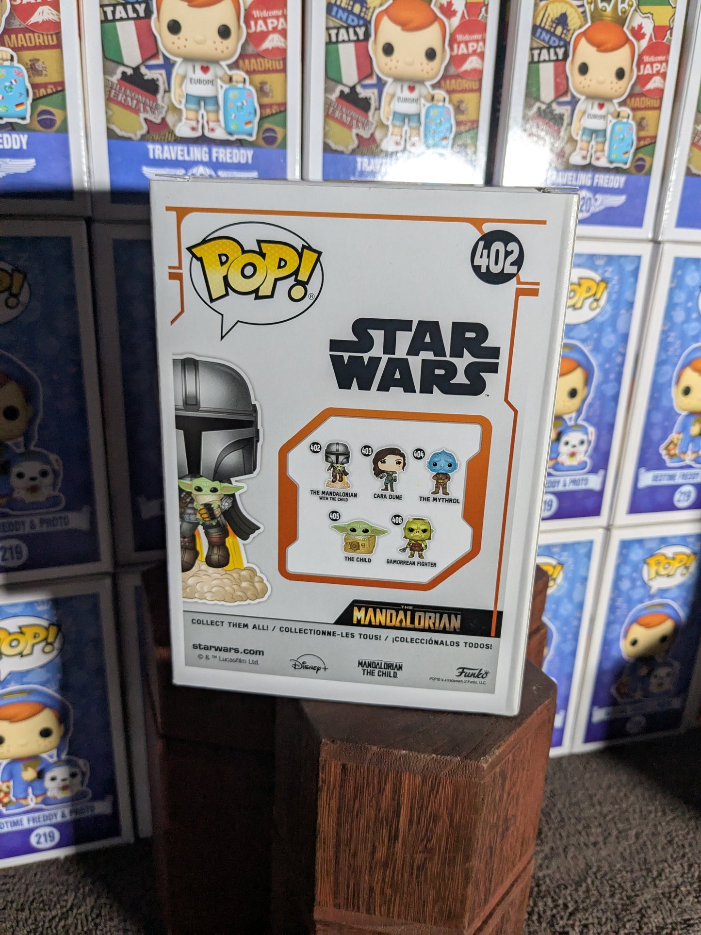 Funko pop 402 : The Mandalorian with the child - CapyToys