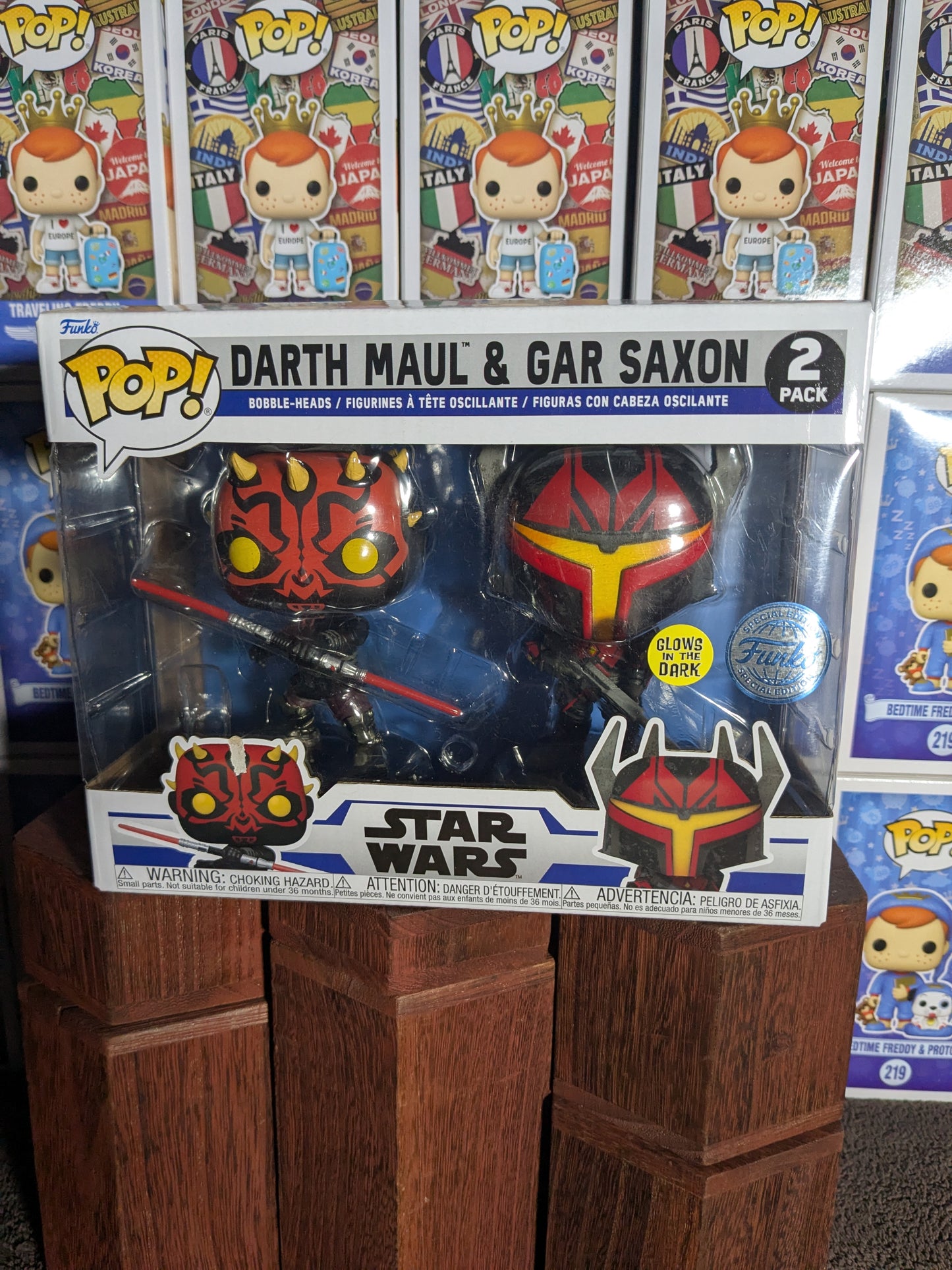 Funko pop : Darth Maul & Gar Saxon (Glow/Damaged Box) - CapyToys