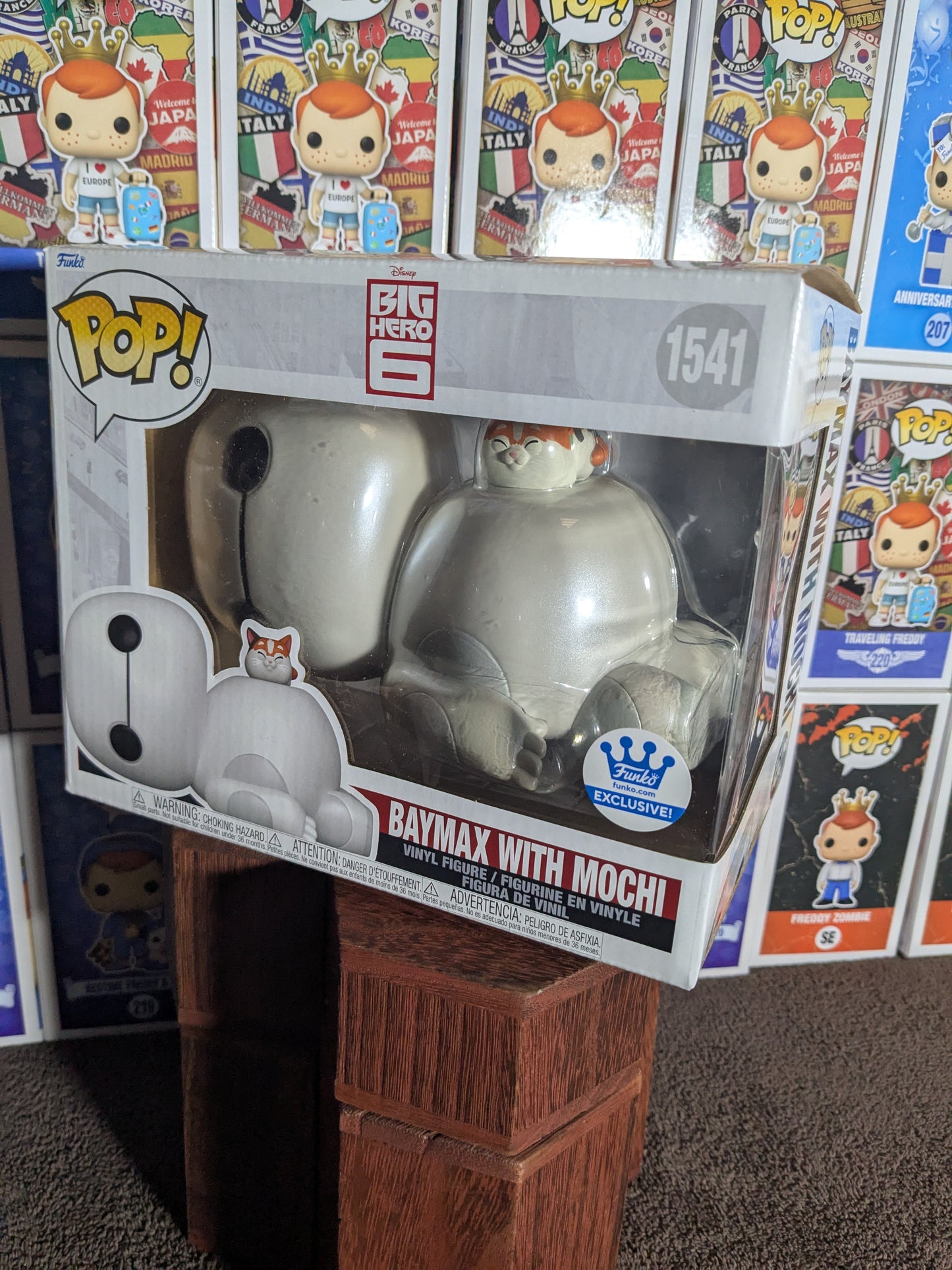 Funko pop 1541 : Baymax with Mochi
