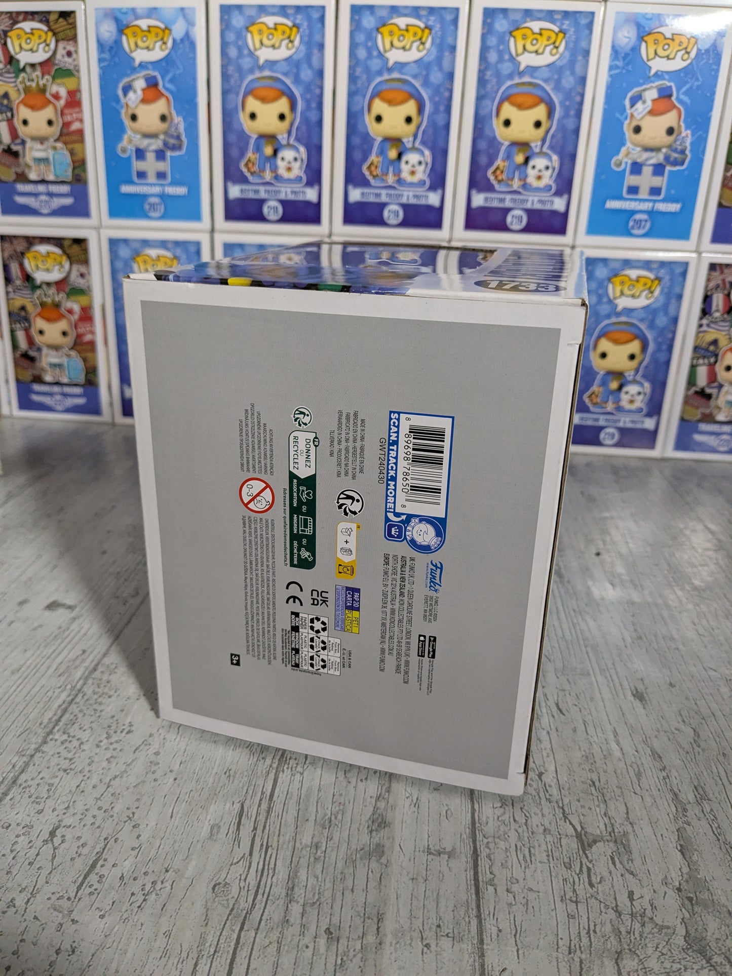 Funko pop Naruto Shippuden #1733 - Matatabi (Glow/FC2024)