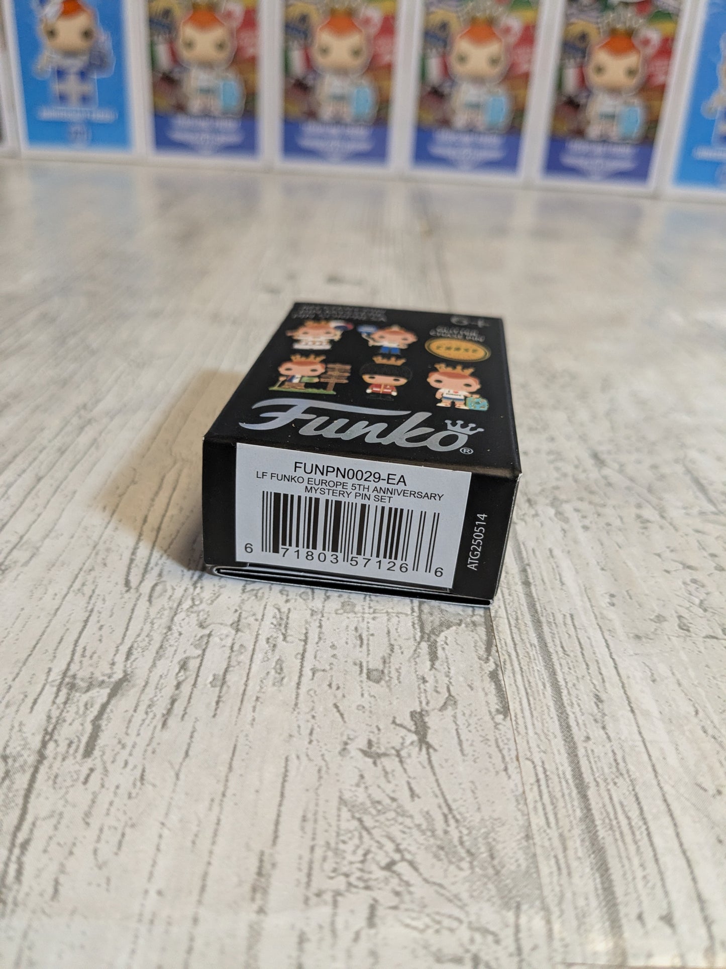Funko Europe 5th Anniversary Mystery Pin - Traveling Freddy