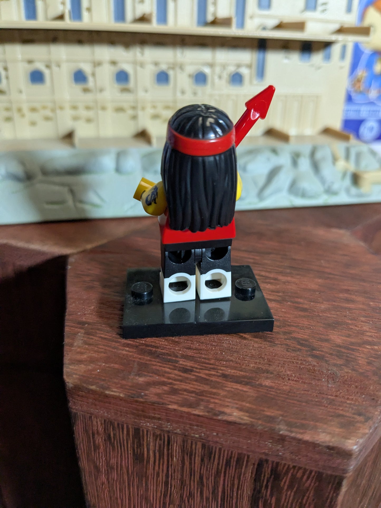 Lego Minifigures : Gong & Guitar Rocker