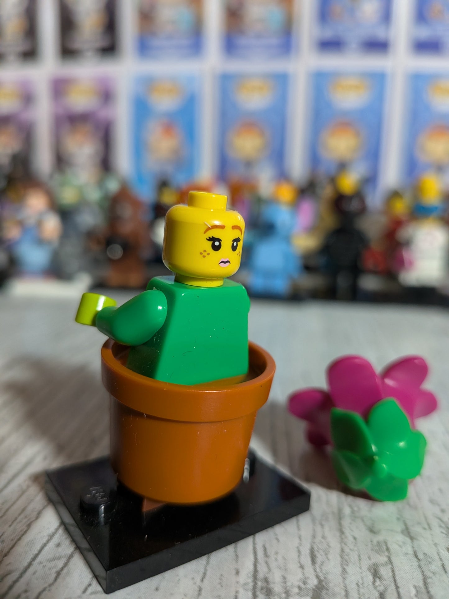 LEGO Minifigures - Flowerpot Girl