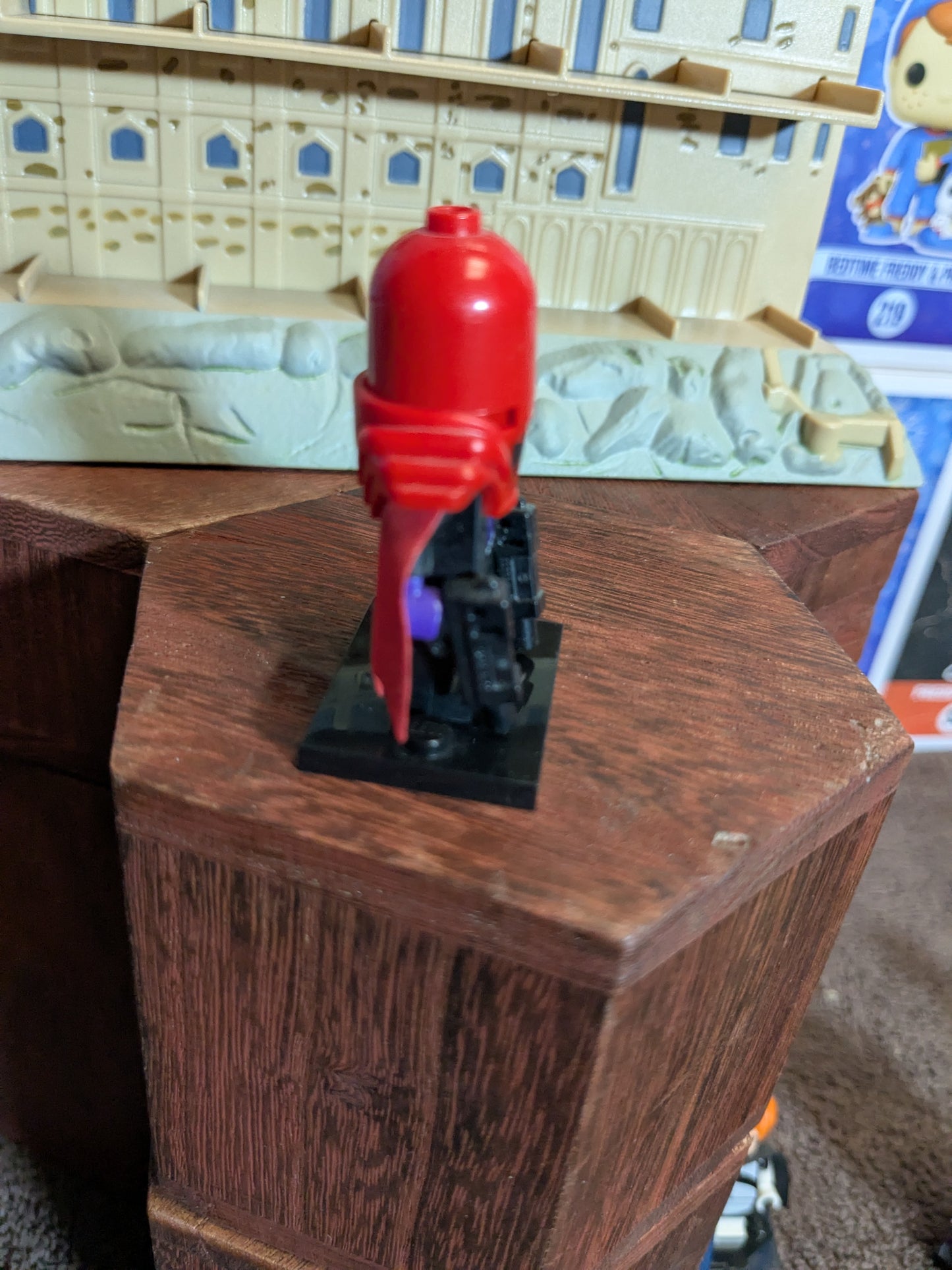 Lego Minifigures : Red Hood