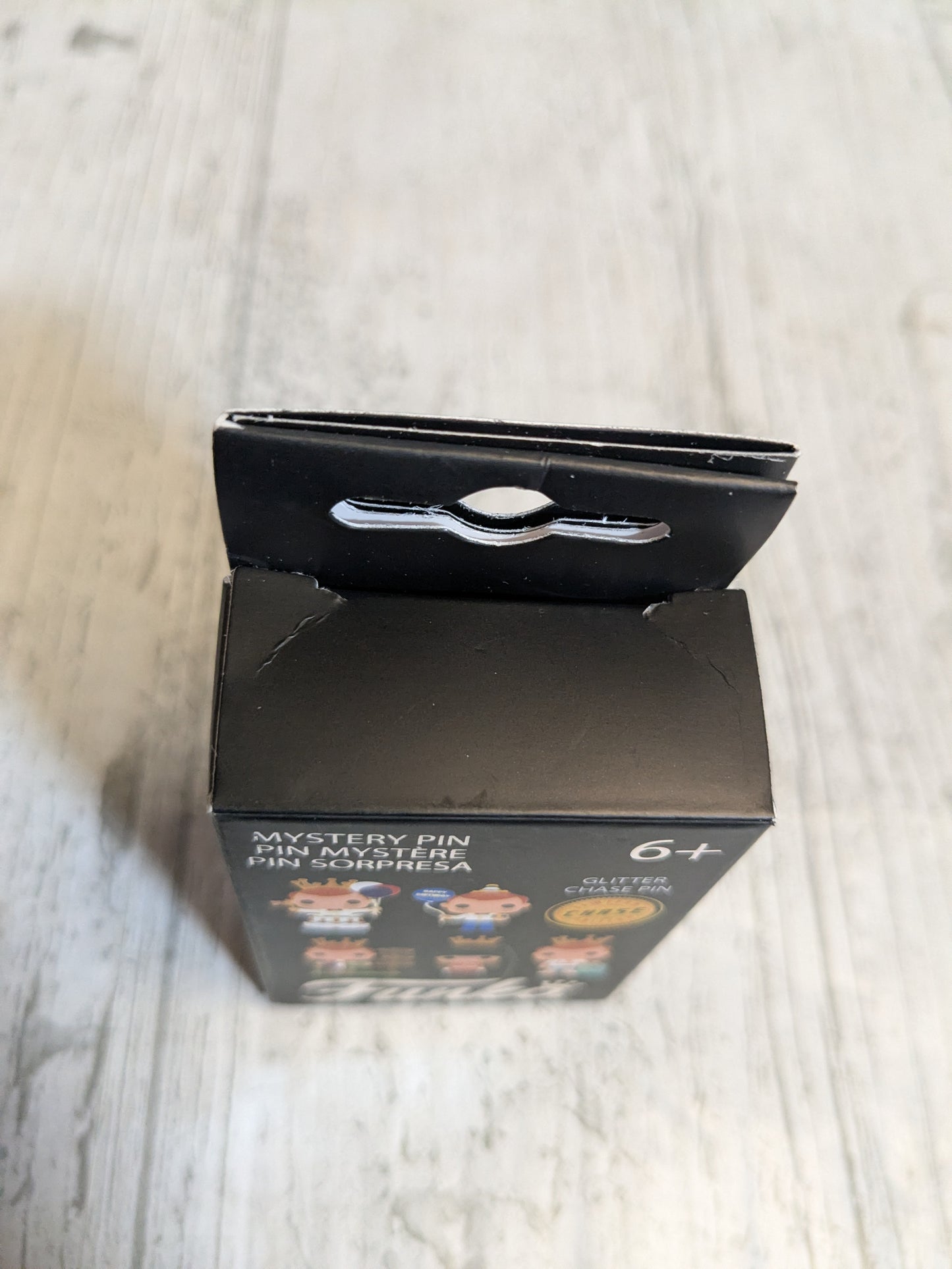 Funko Europe 5th Anniversary Mystery Pin - Traveling Freddy