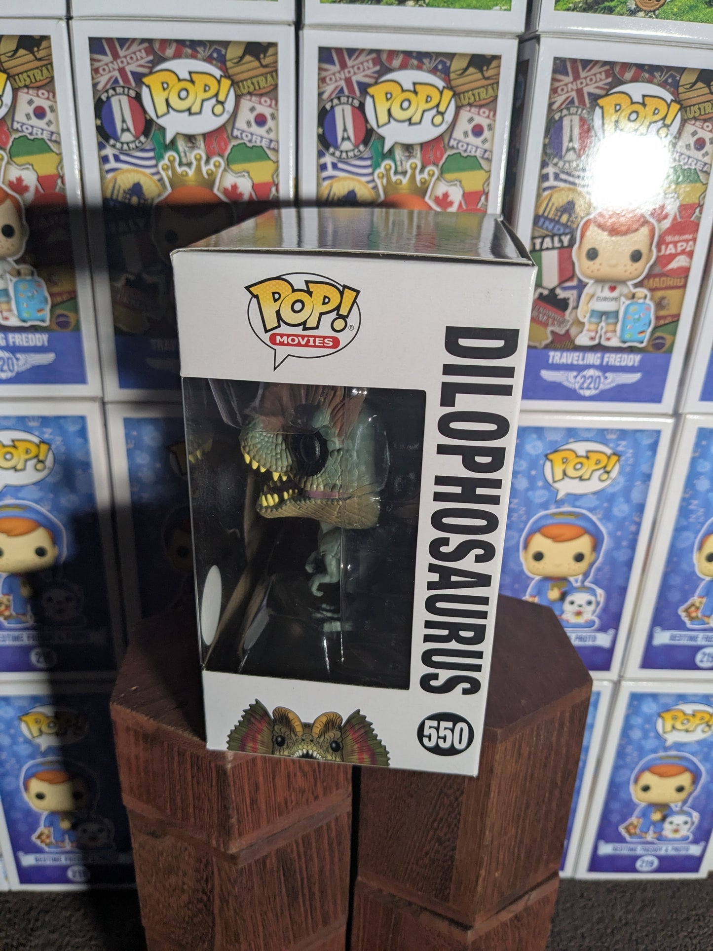 Funko pop 550 : Dilophosaurus (Chase) - CapyToys