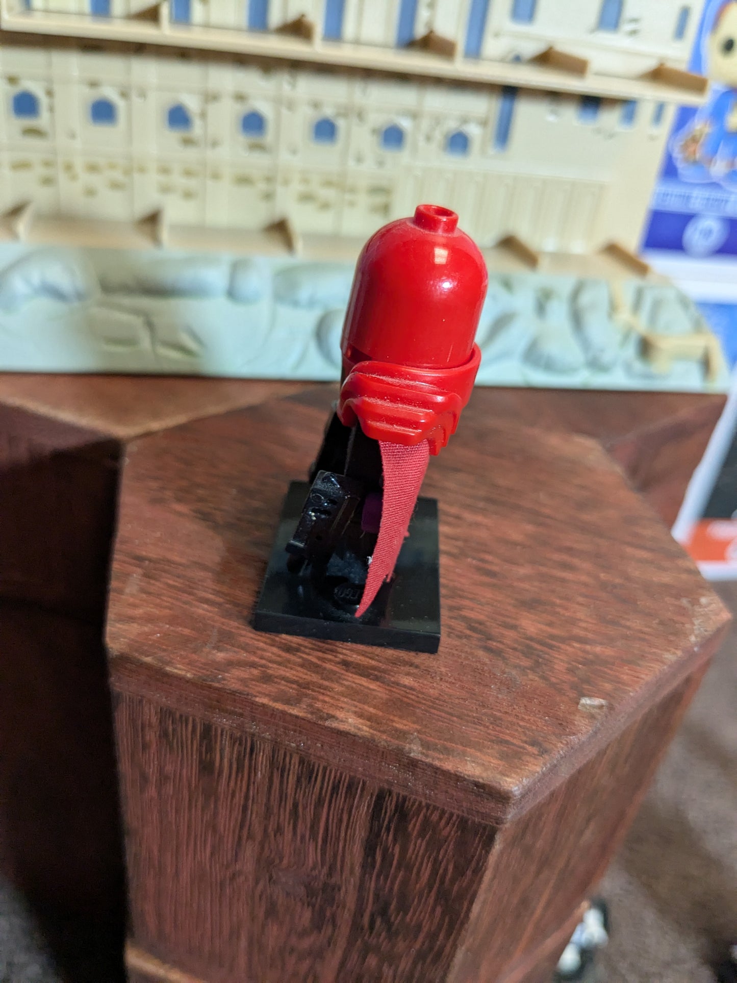 Lego Minifigures : Red Hood