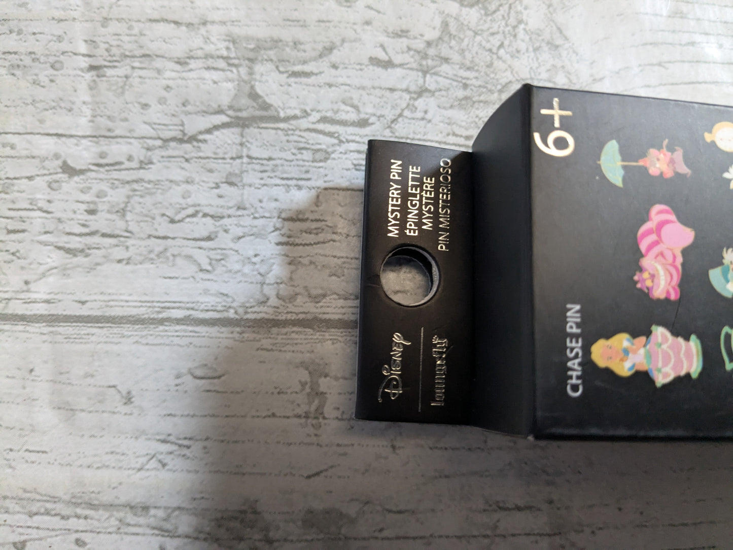 Loungefly : Disney Mystery Pin Box