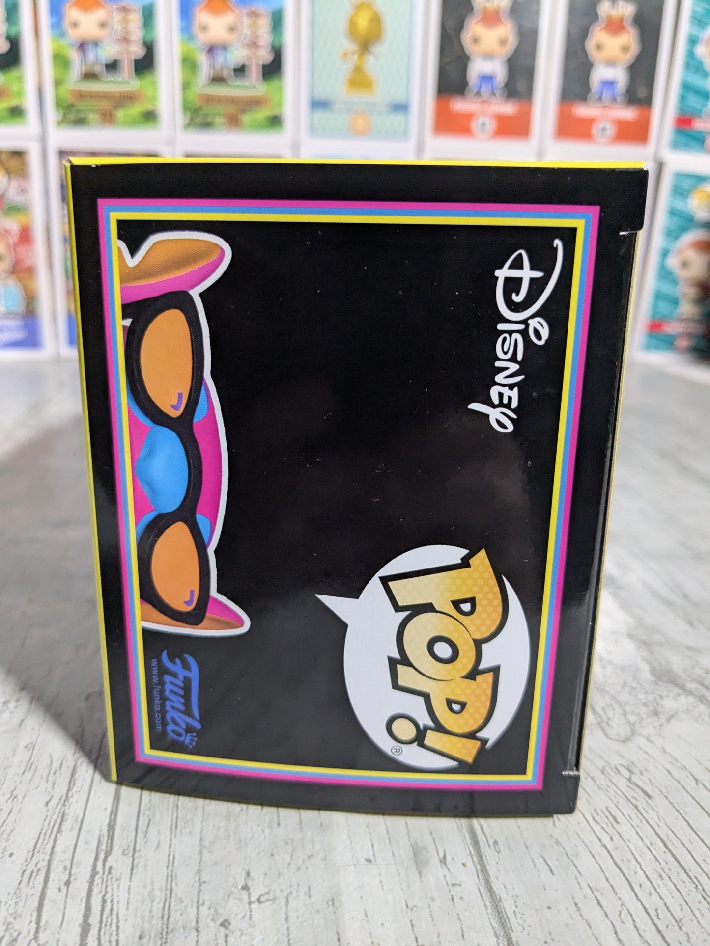 Funko pop 1414 : Summer Stitch (Blacklight)