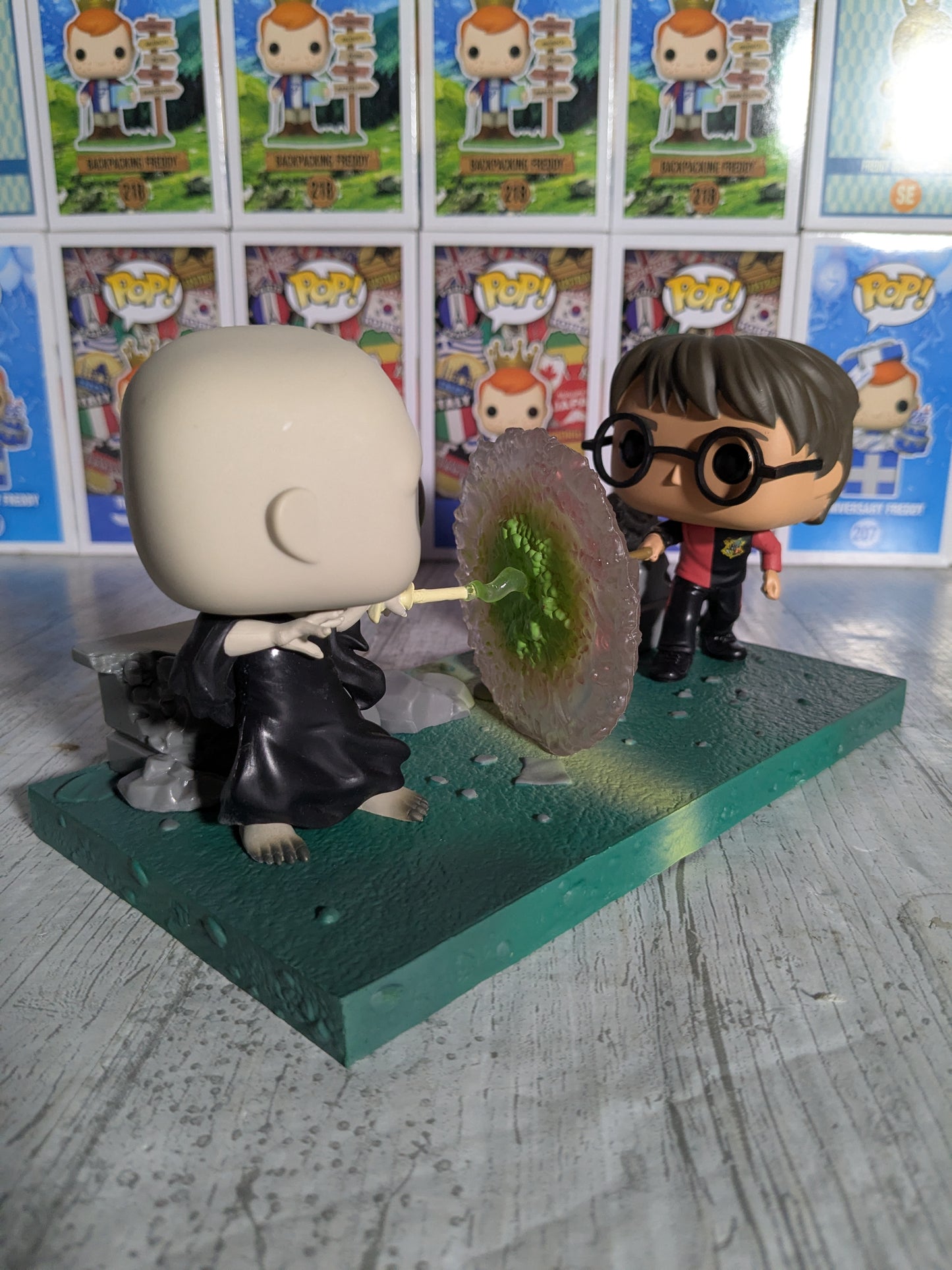 Funko pop 119 : Harry vs Voldemort (Opened/Damaged Box)
