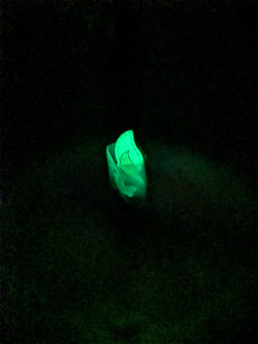 Loungefly : Alice in Wonderland Unbirthday Cake Crossbody Bag (Glow) 🎂