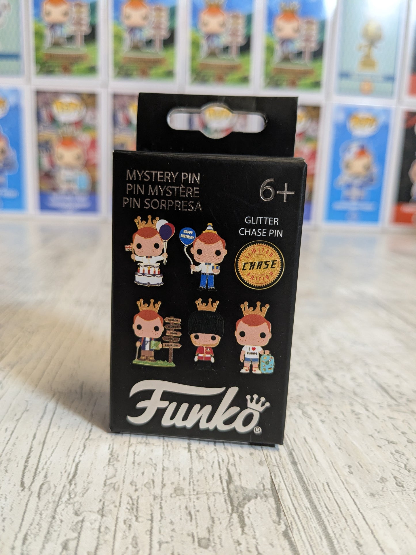 Funko Europe 5th Anniversary Mystery Pin - Palace Guard Freddy