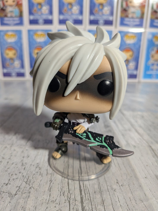 Funko pop League of Legends #1040 - Riven (Opened/Damaged Box)