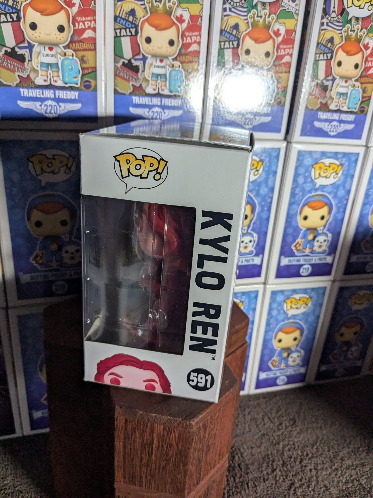 Funko pop 591 : Kylo Ren - CapyToys