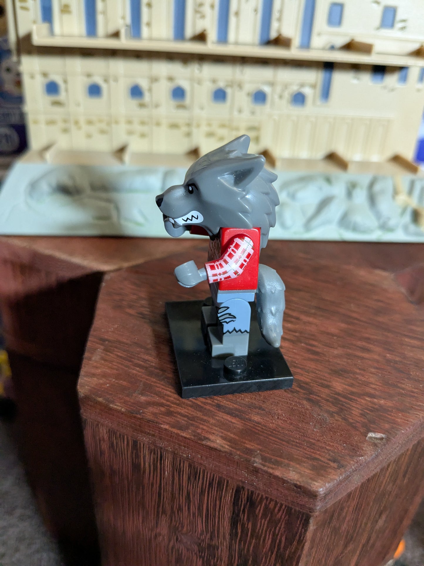 Lego Minifigures : Wolf Guy