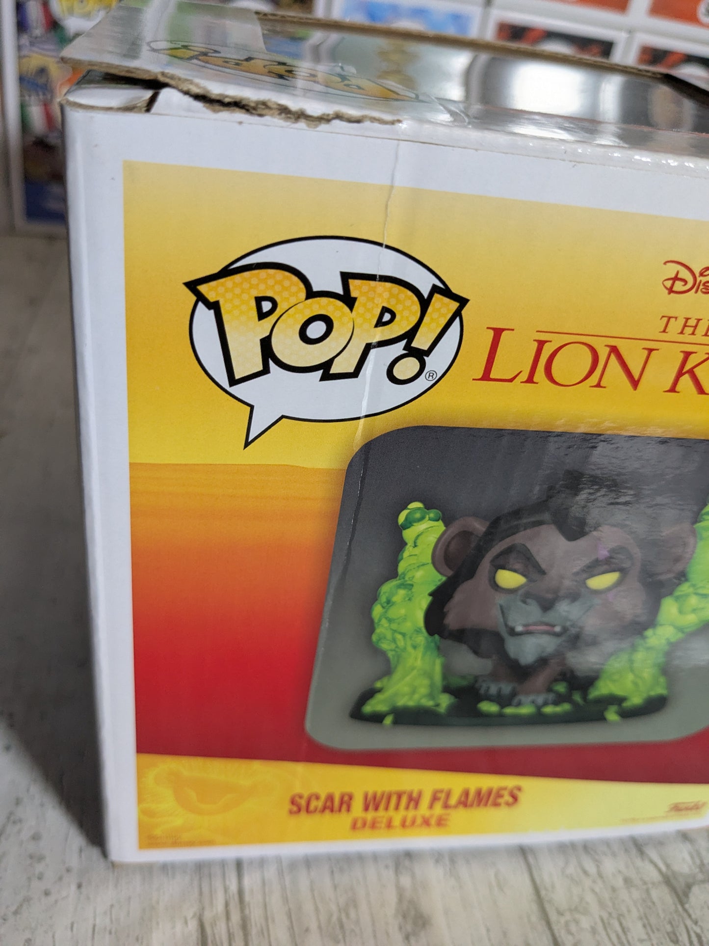 Funko pop 544 : Scar with Flames (Chase / Destroyed Box/ Plastic)