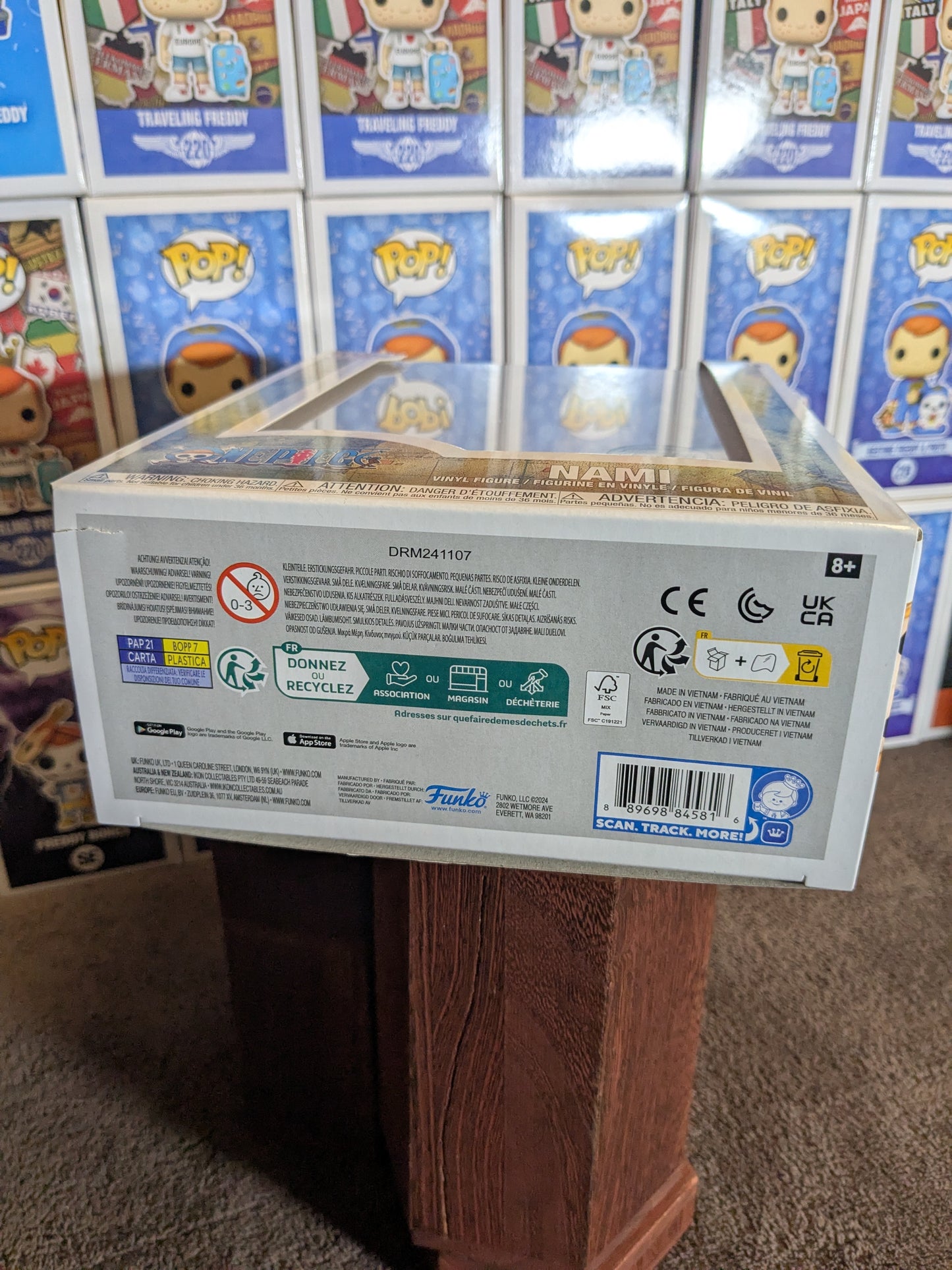 Funko pop 1777 : Nami Wanted Poster (Damaged box)