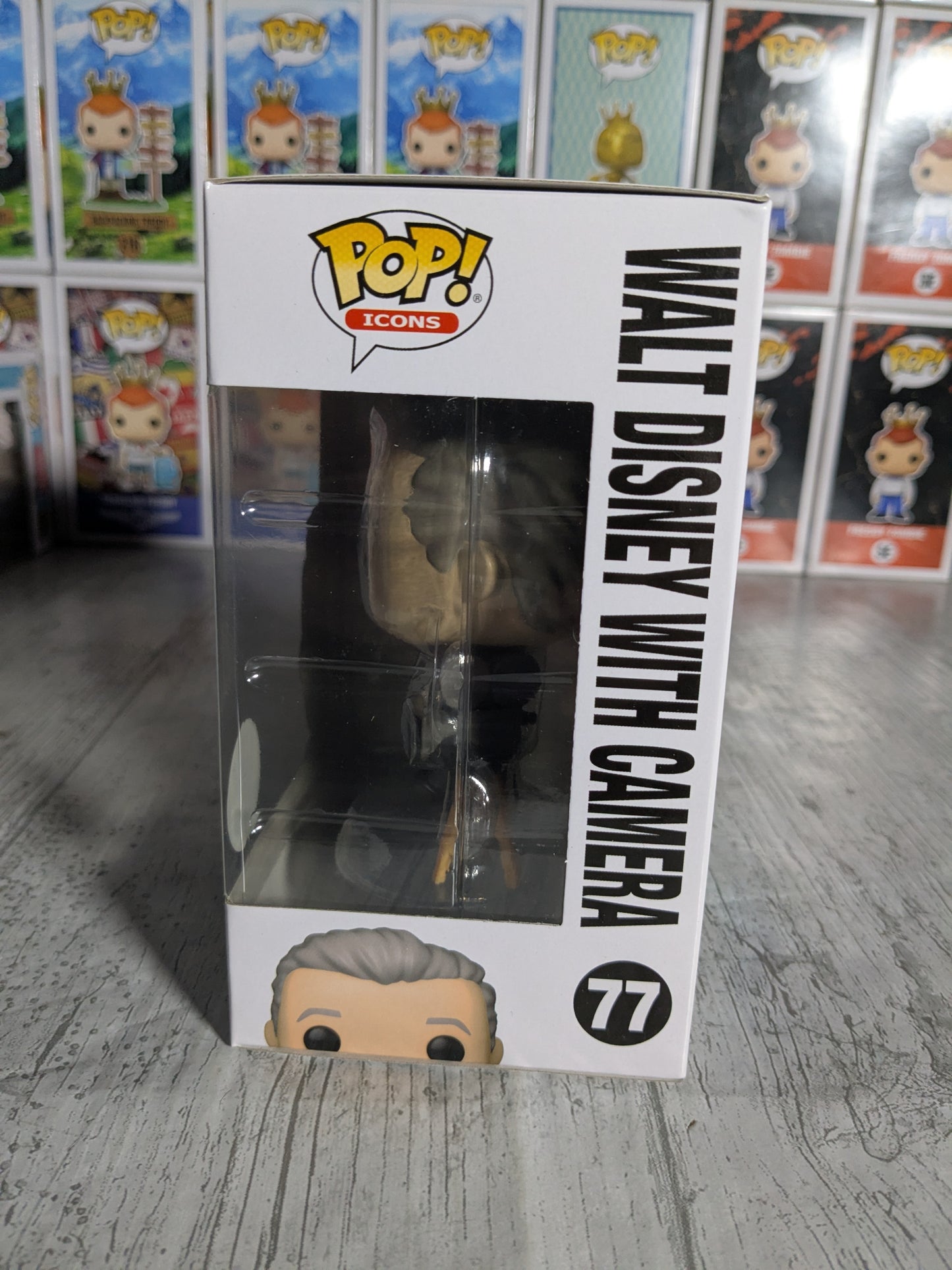 Funko pop 77 : Walt Disney with Camera