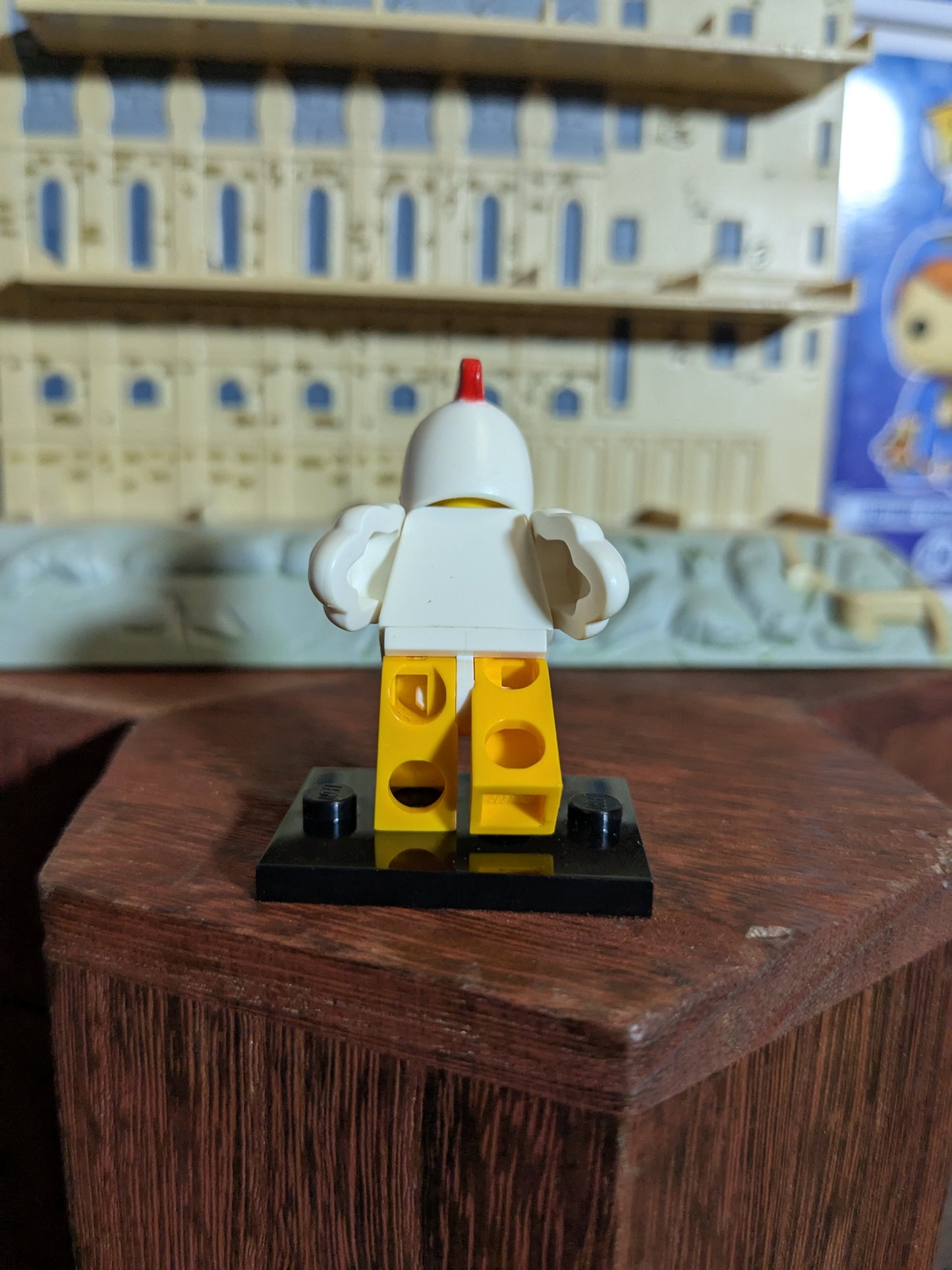 Lego Minifigures : Chicken Suit Guy