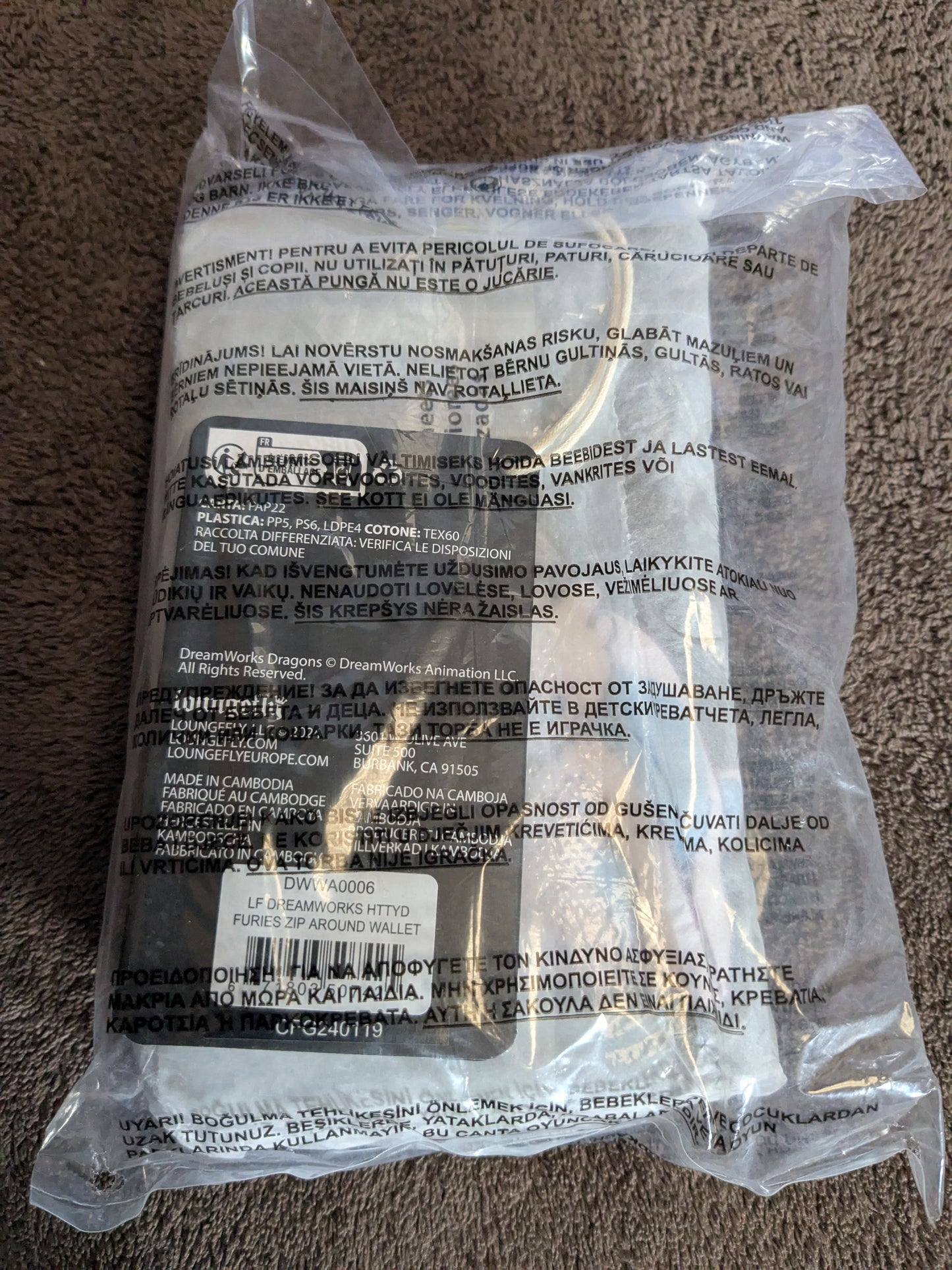 Loungefly : How to Train Your Dragon Light & Night Fury Zip Around Wallet 🌗