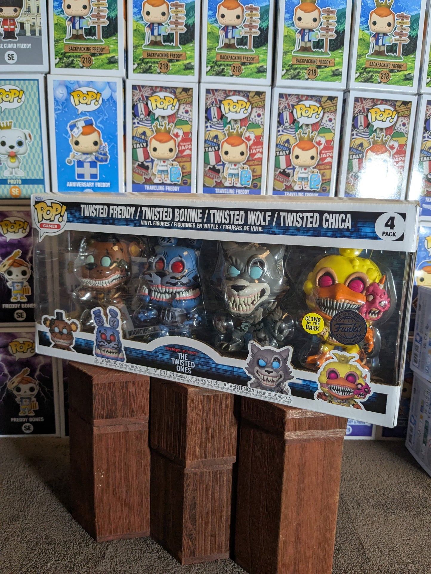 Funko Pop: Twisted Freddy / Twisted Bonnie / Twisted Wolf / Twisted Chica (leuchtend)
