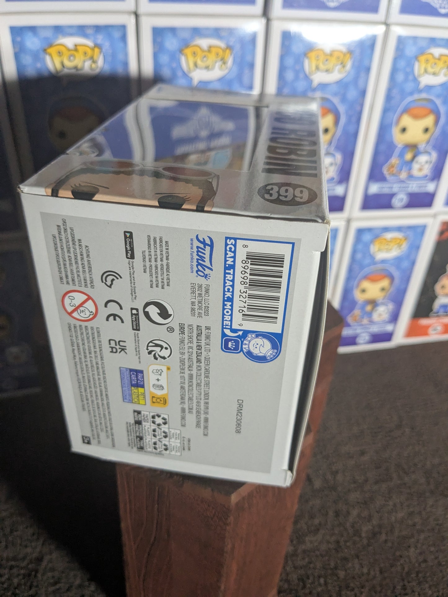 Funko pop 399 : Nico Robin (Damaged Box)