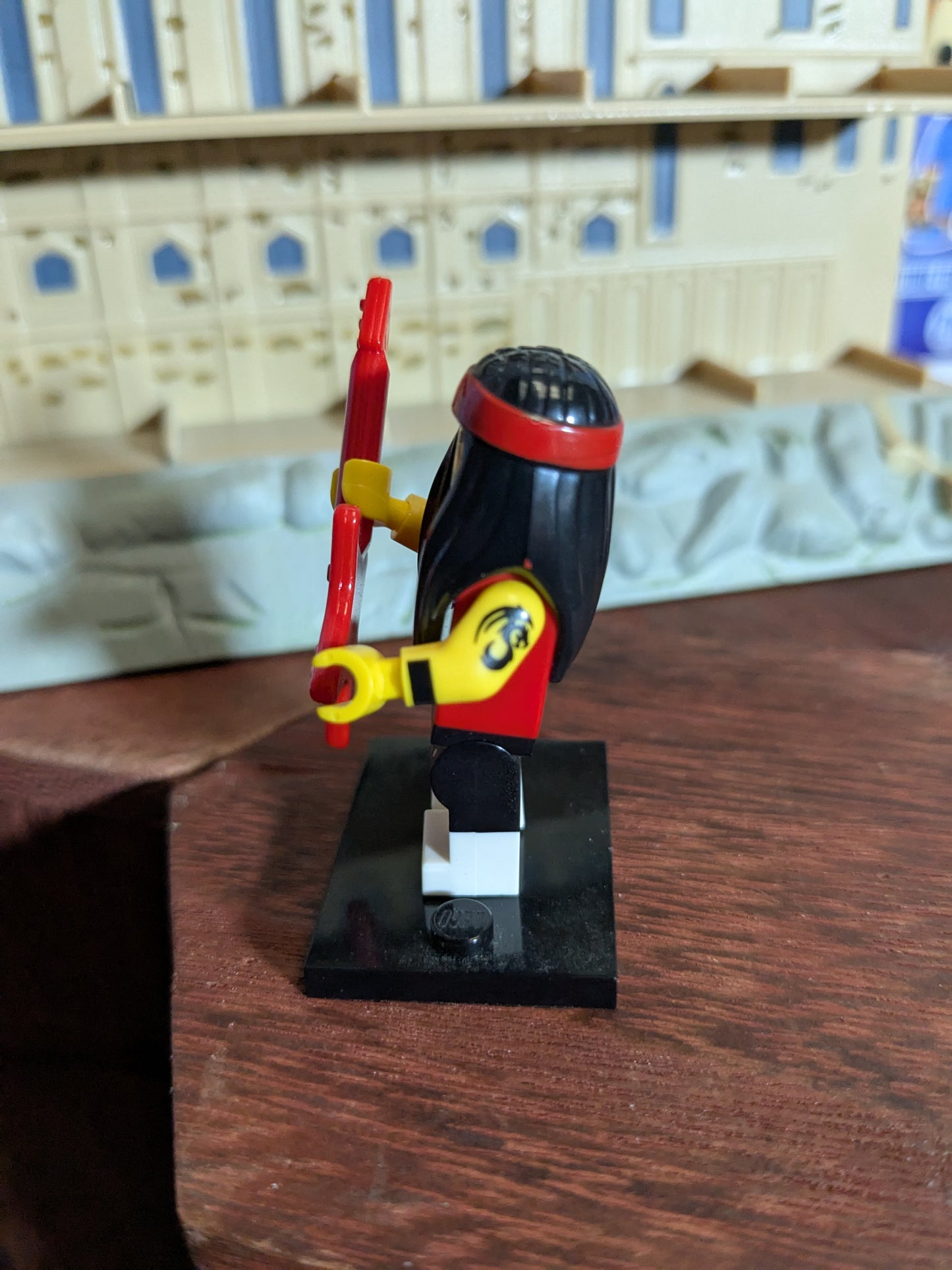 Lego Minifigures : Gong & Guitar Rocker