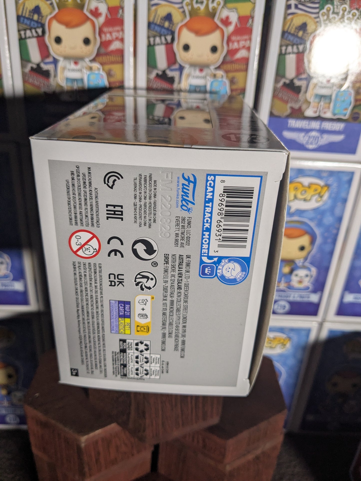 Funko pop 173 : Coca-Cola Santa in Chair 🎅🏼 - CapyToys