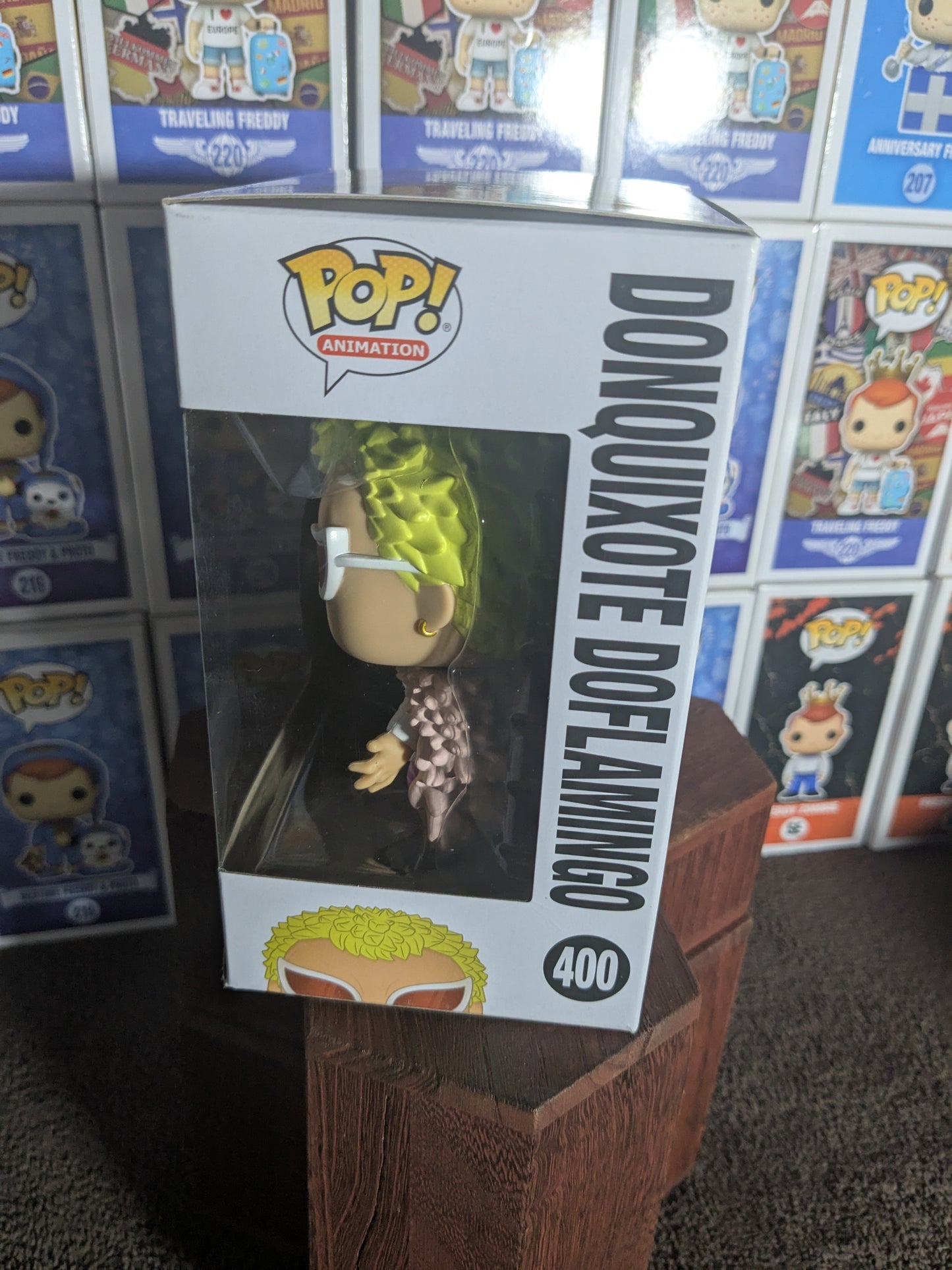 Funko pop 400 : Donquixote Doflamingo (Damaged Box)