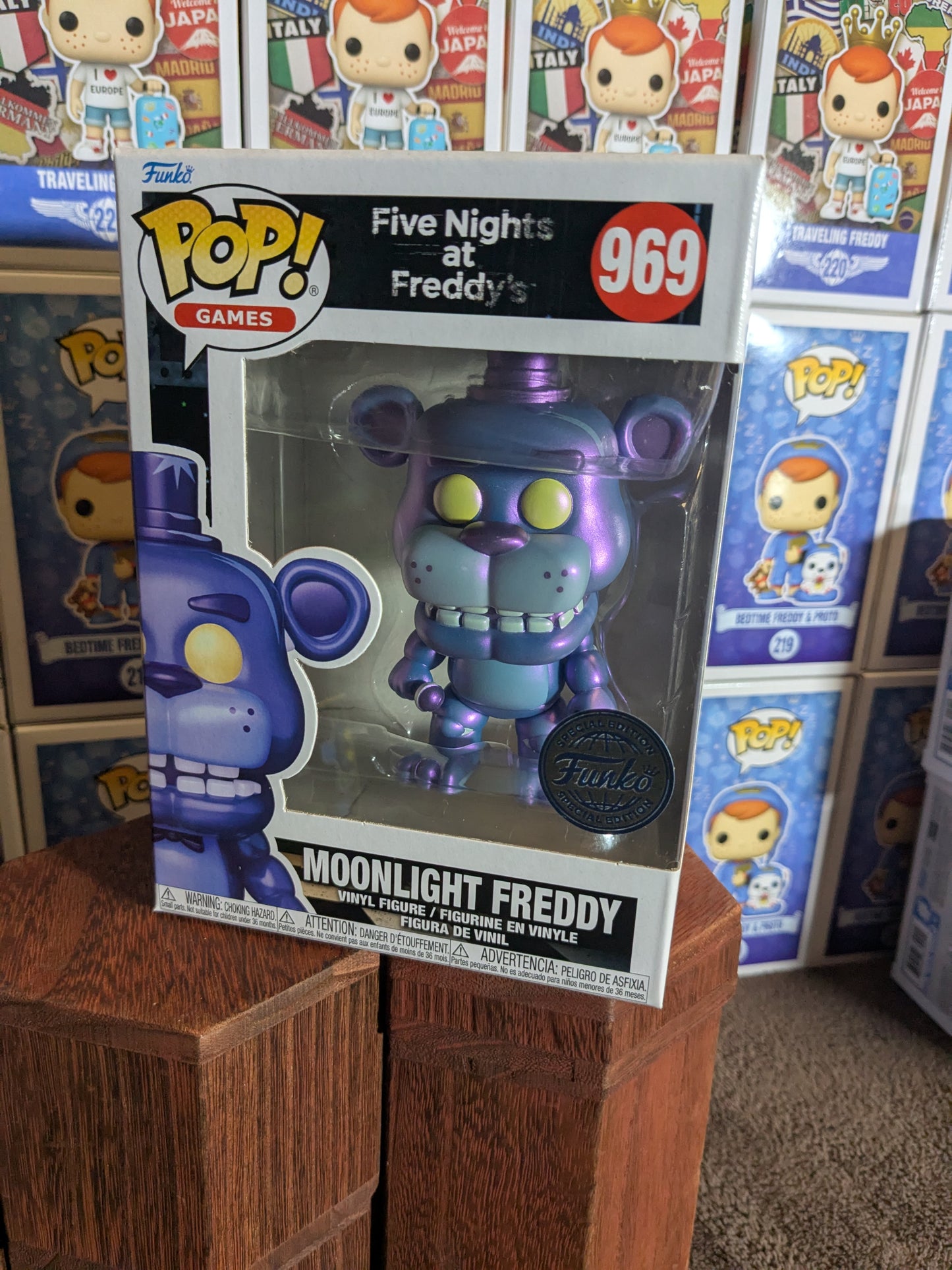 Funko Pop 969: Moonlight Freddy