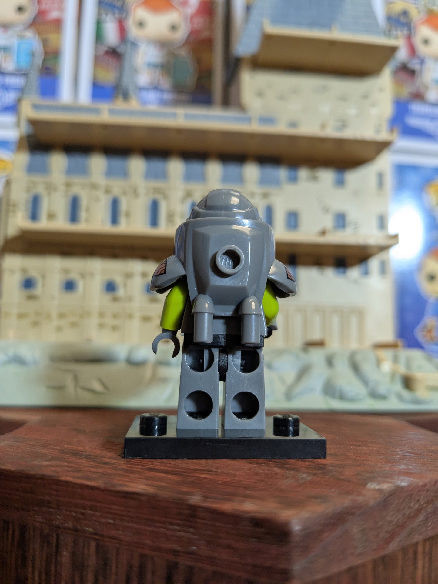 Lego Minifigures : Alien Avenger