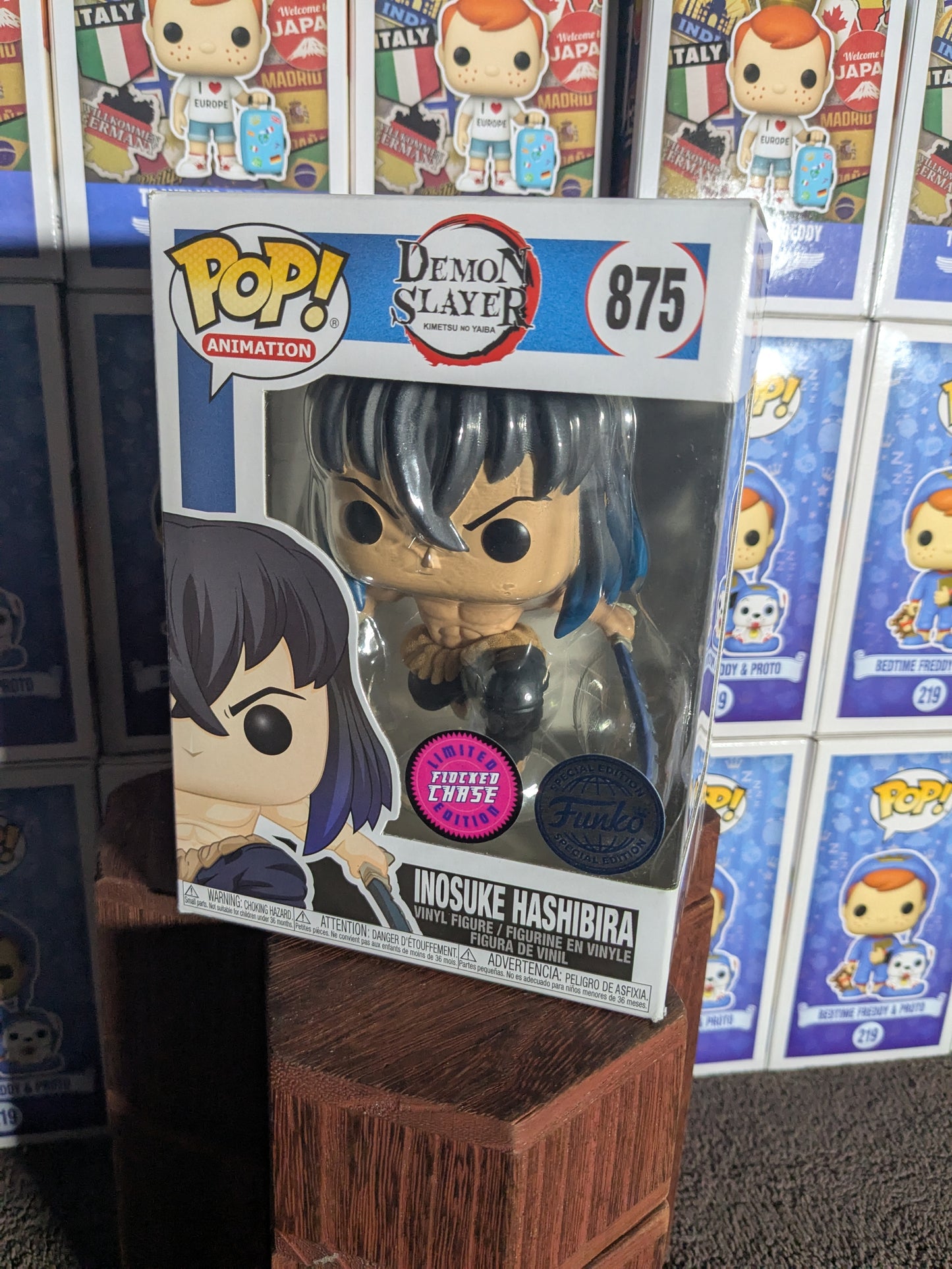 Funko pop 875: Inosuke Hashibira (Inseguimento floccato/Scatola danneggiata)