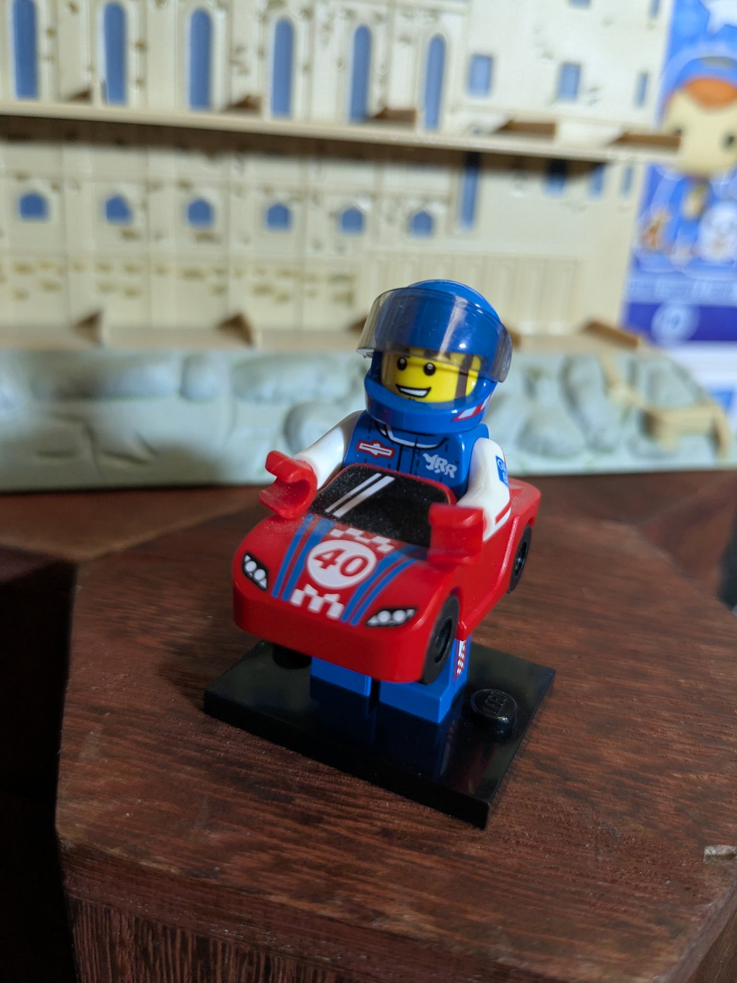 Lego Minifigures : Race Car Guy