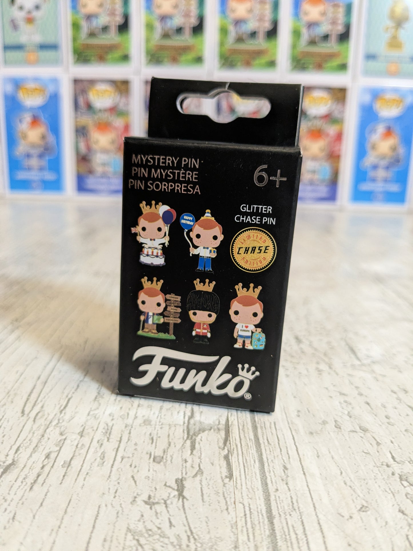 Funko Europe 5th Anniversary Mystery Pin - Traveling Freddy