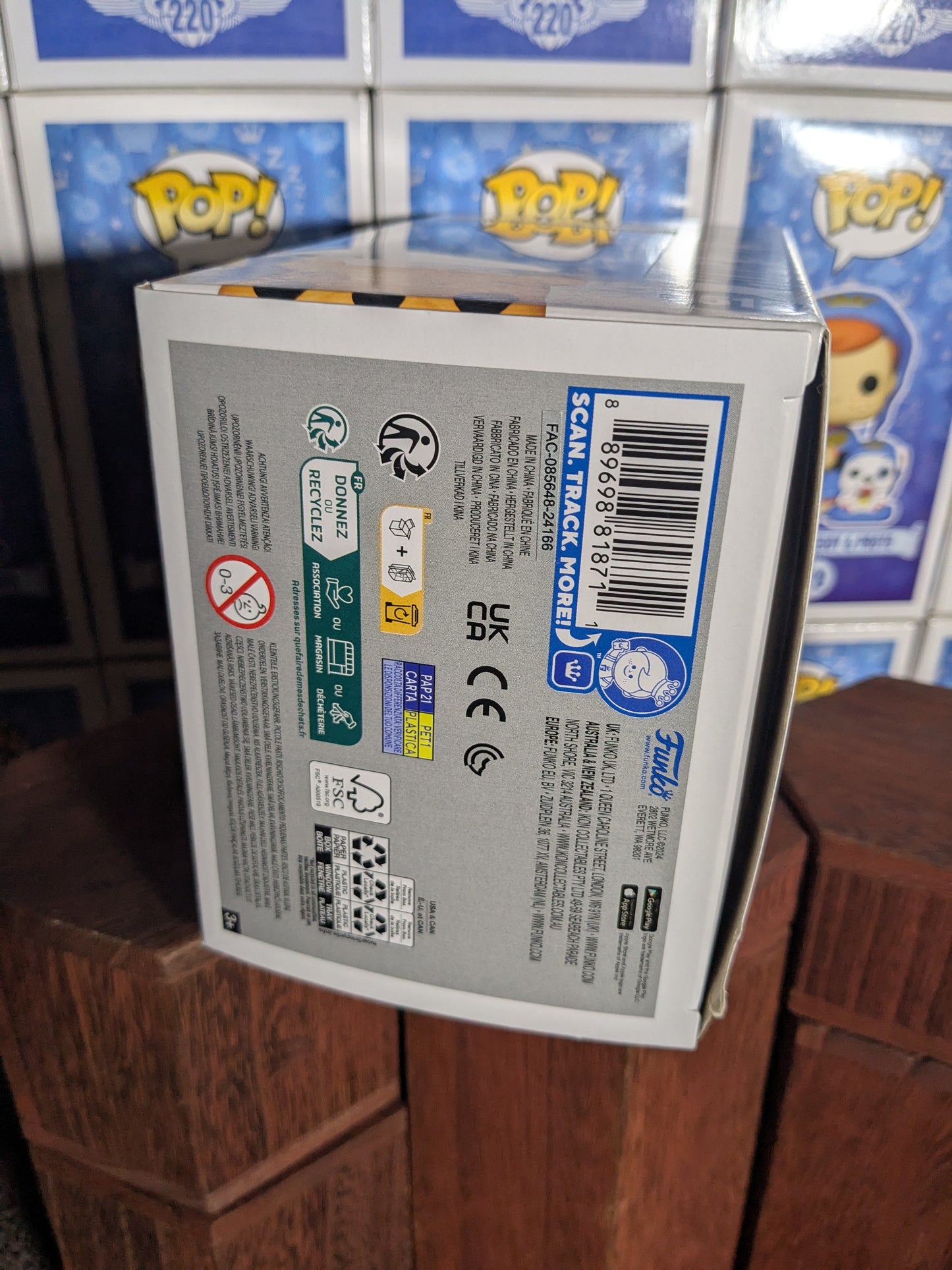 Funko pop 1512 : Winnie the Pooh (Flocked / Damaged Box)