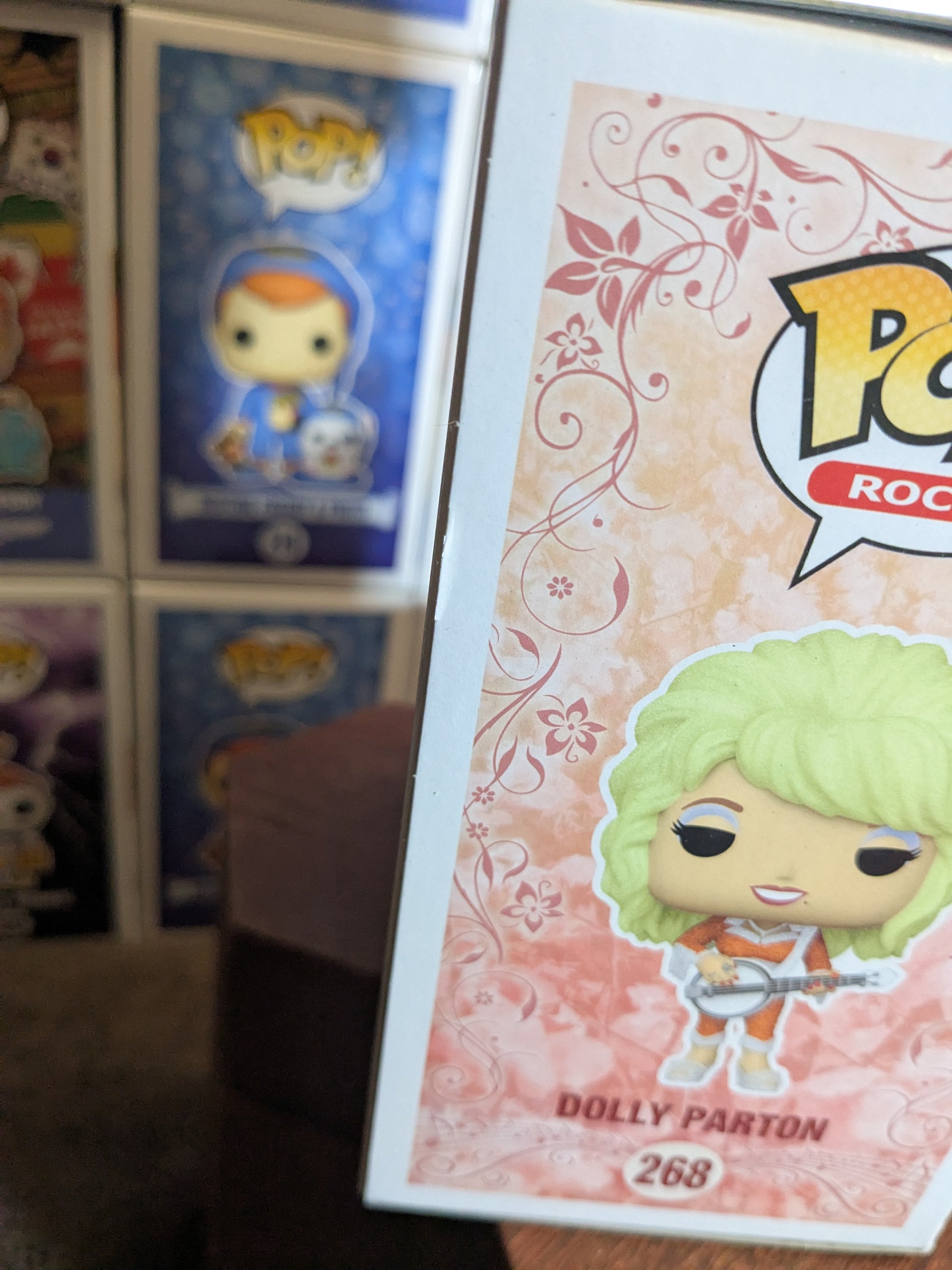 Funko pop 268 : Dolly Parton (Diamond) - CapyToys