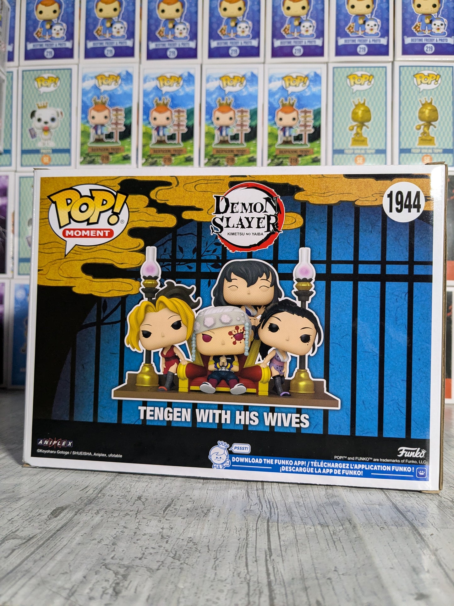 Funko pop Demon Slayer #1944 - Tengen with his Wives (SC2025/Opened/Damaged Box)