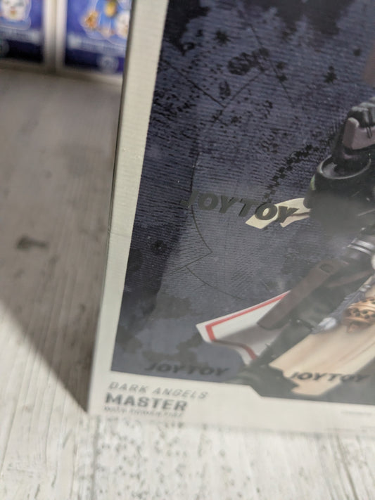 JoyToy Warhammer 40k - Dark Angels Master with Power Fist (12cm)