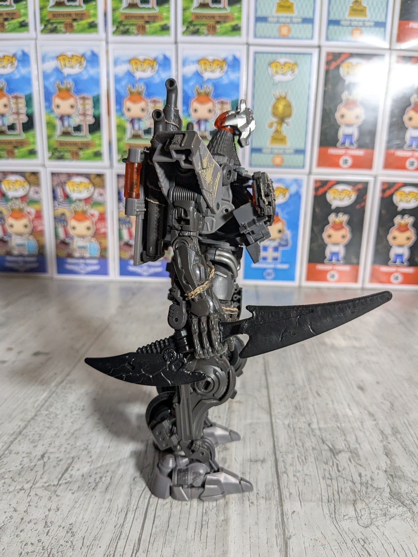 Studio Series 101 : Scourge