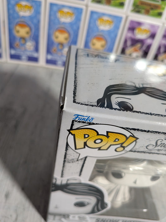 Funko Pop Disney #1526 - Snow White (Sketched)