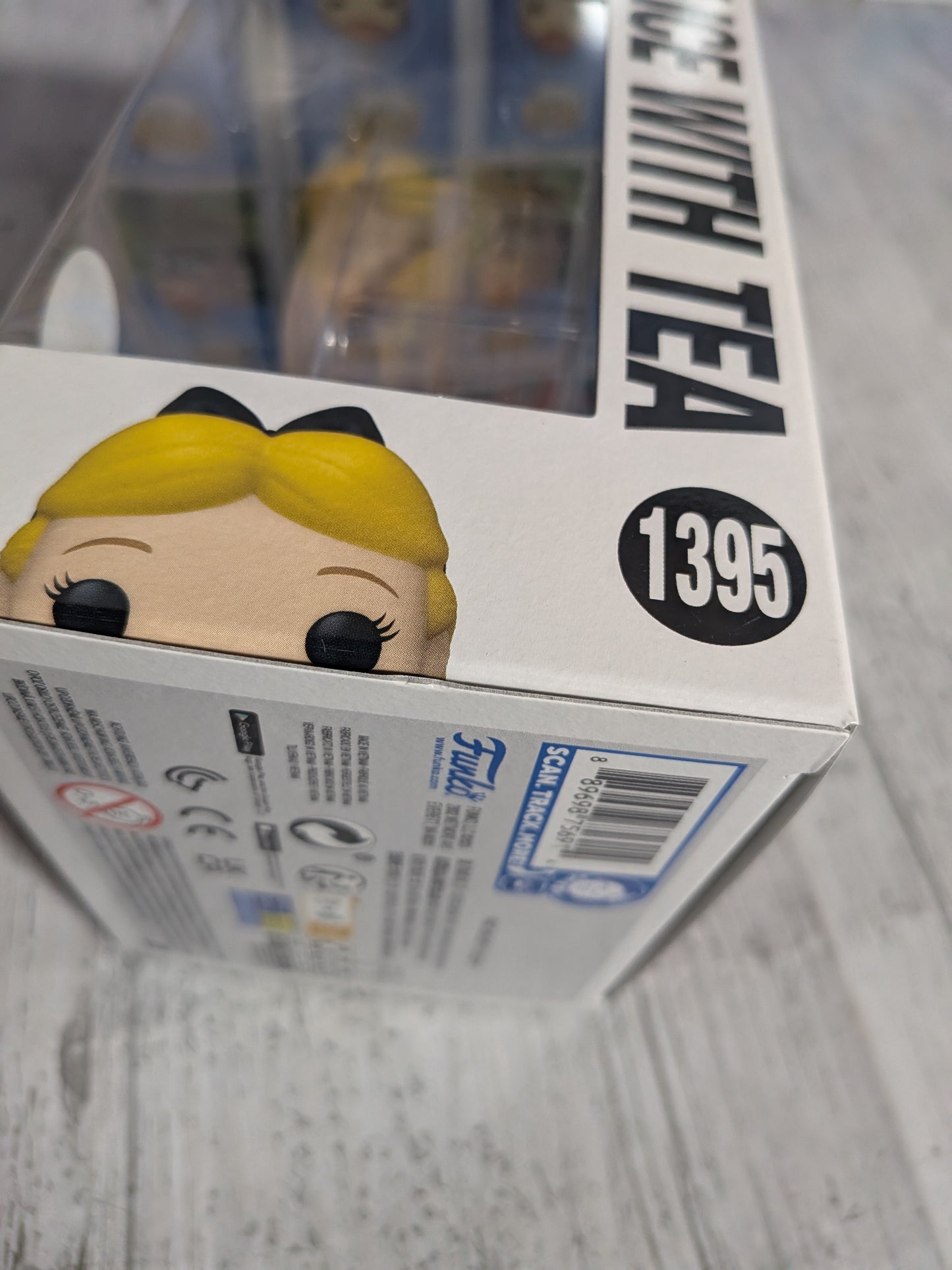 Funko Pop Alice im Wunderland #1395 – Alice mit Tee