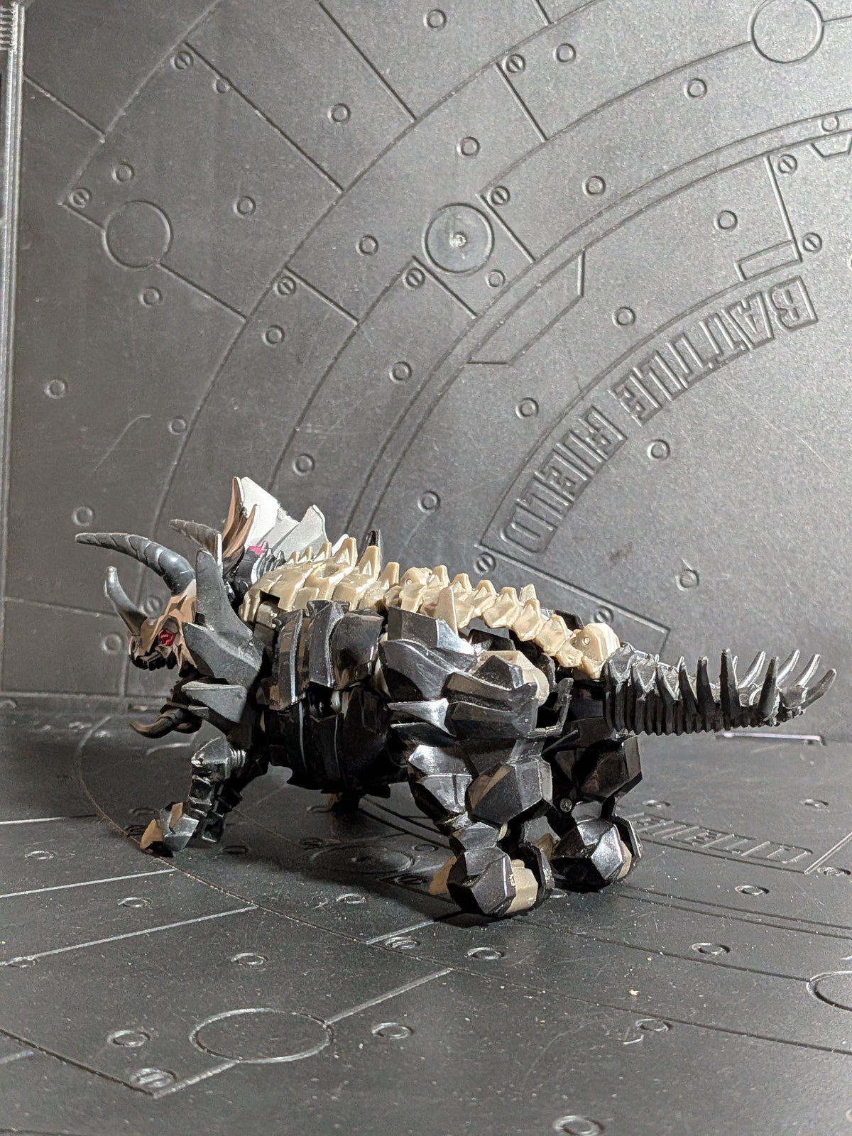 Transformers Age of Extinction - Deluxe Class : Black Knight Slug