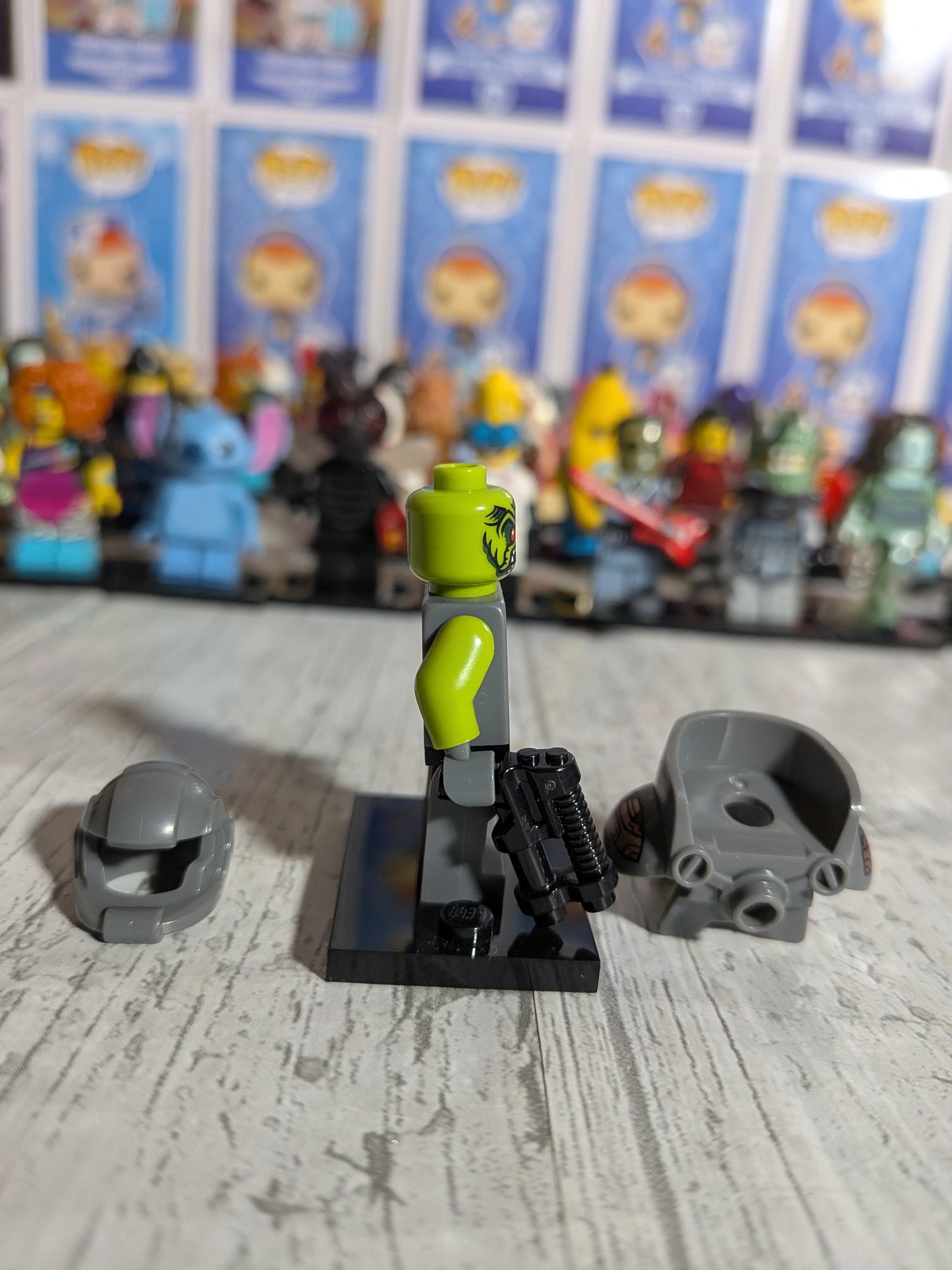 LEGO Minifigures - Außerirdischer Rächer