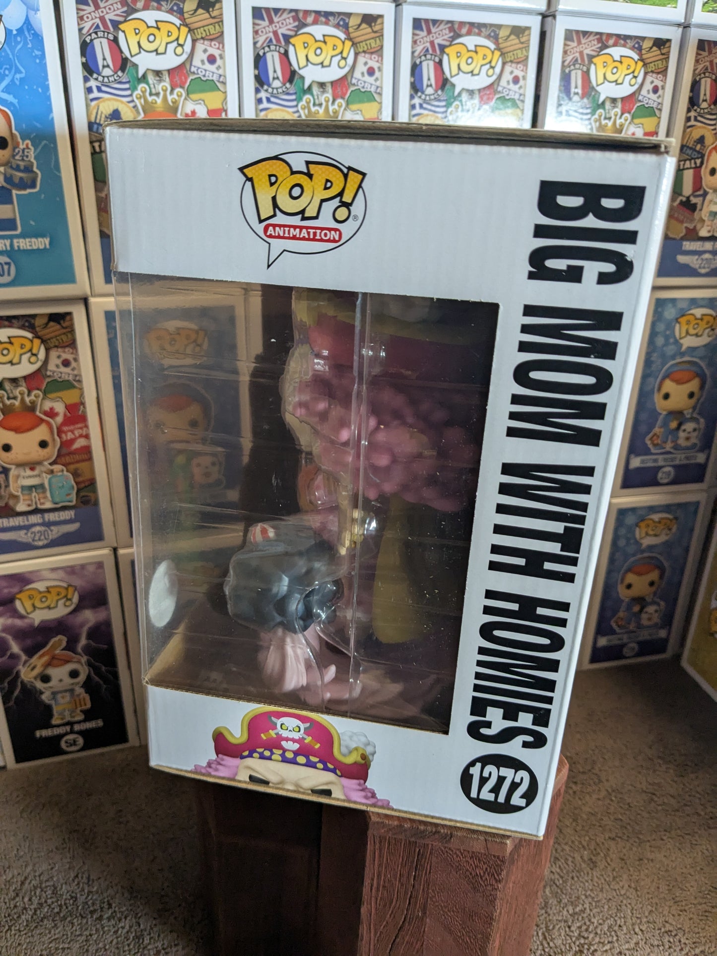 Funko pop 1272 : Big Mom with Homies