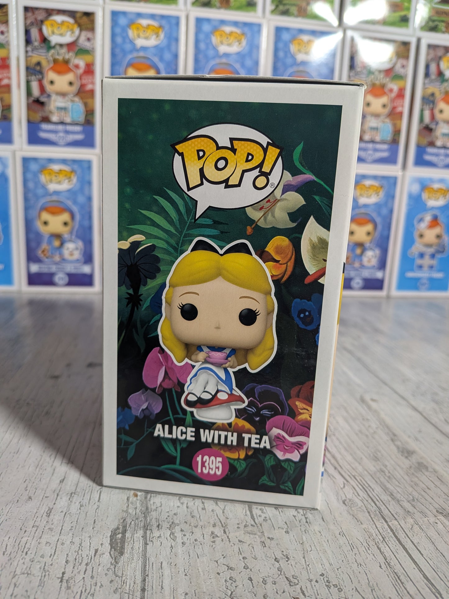 Funko Pop Alice im Wunderland #1395 – Alice mit Tee